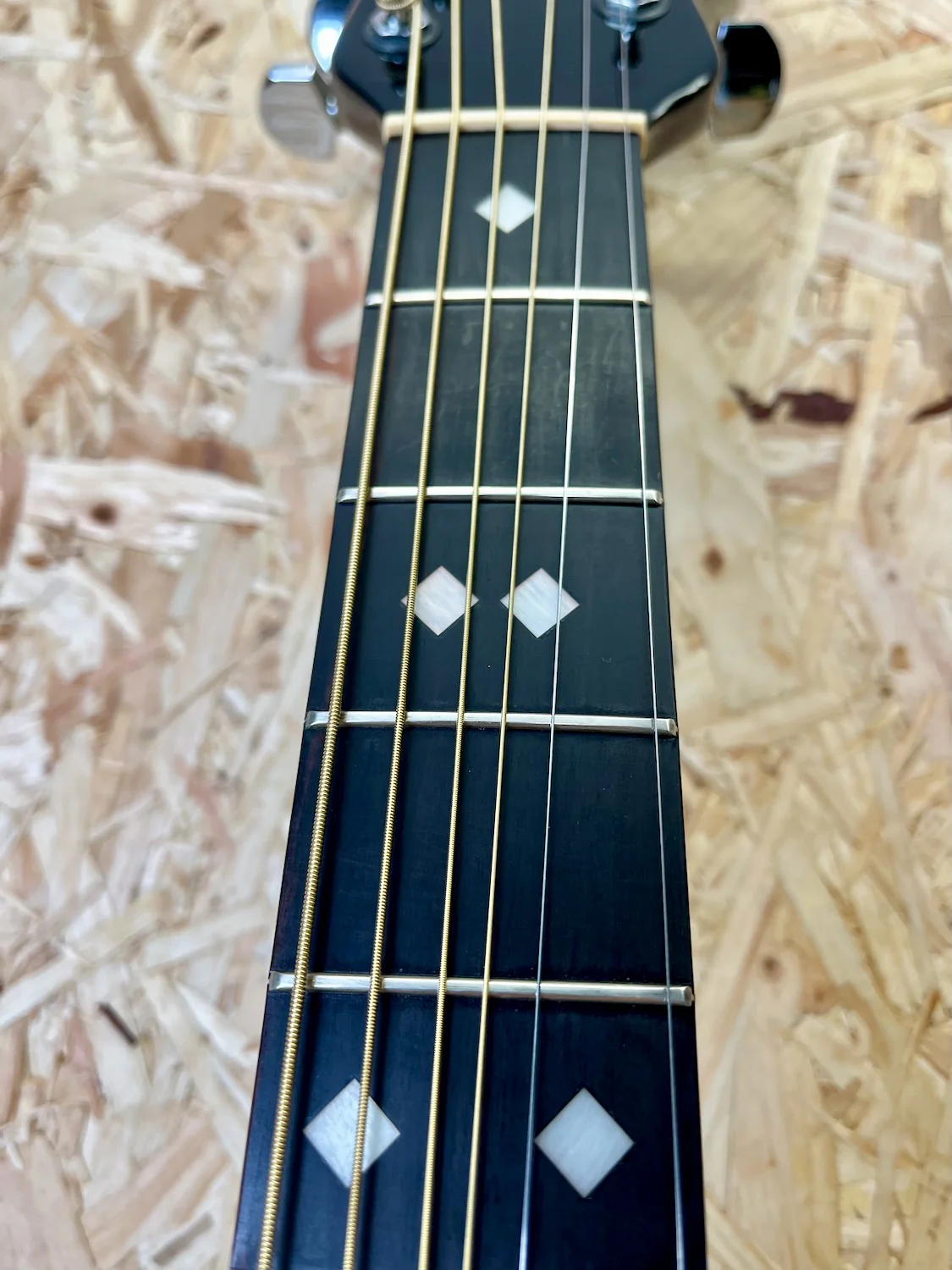 Pre-owned 1982 Ovation Roundback Deluxe Balladeer Model 1612 Electro Acoustic - Image 13