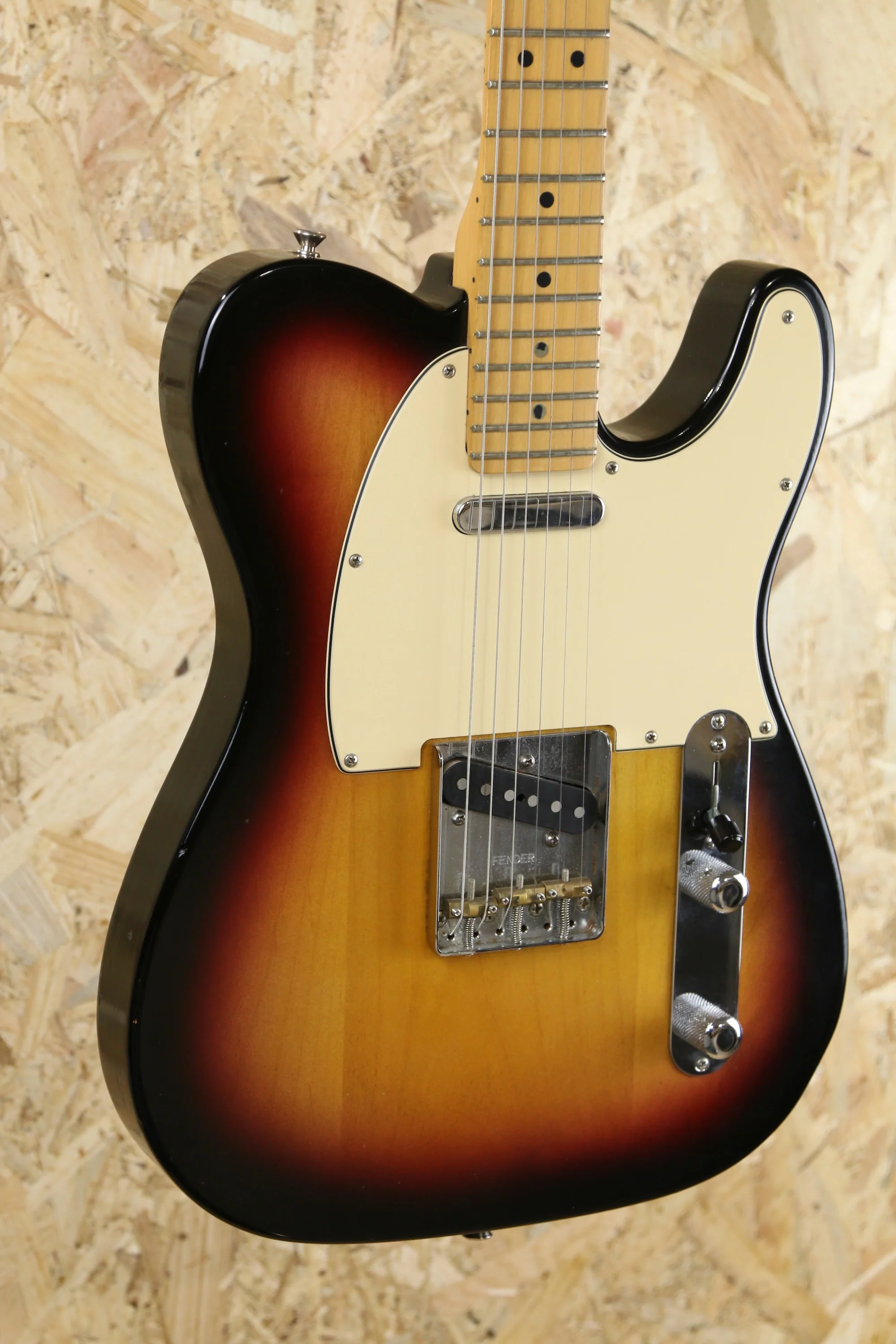 2006 Fender Highway One USA Standard Telecaster in 3 Tone Sunburst w/Maple Neck - Pre-owned - Image 26