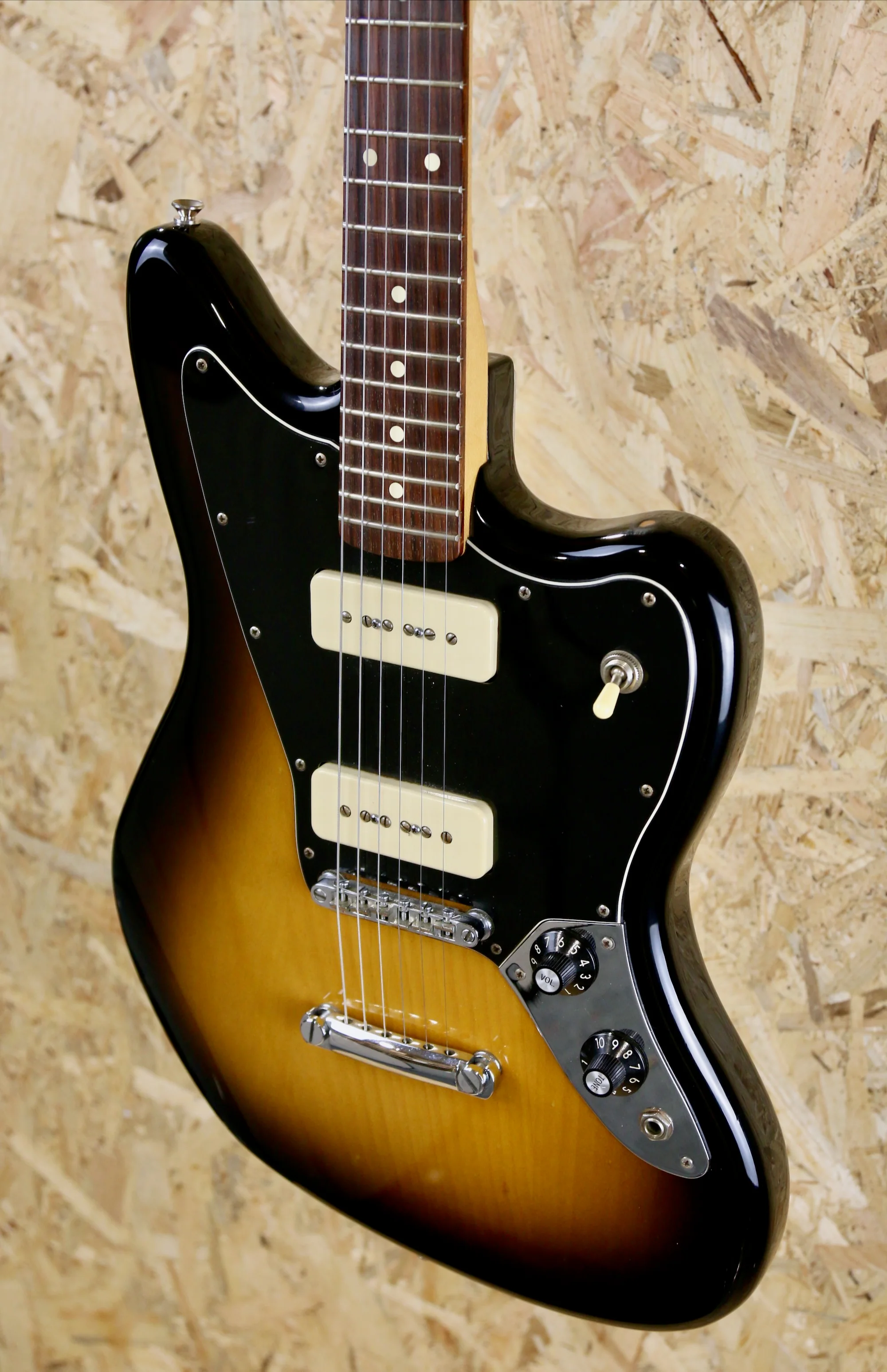 2011 Fender Jaguar P90 Blacktop 2 Tone Sunburst MIM Rosewood Board - Pre-owned - Image 14
