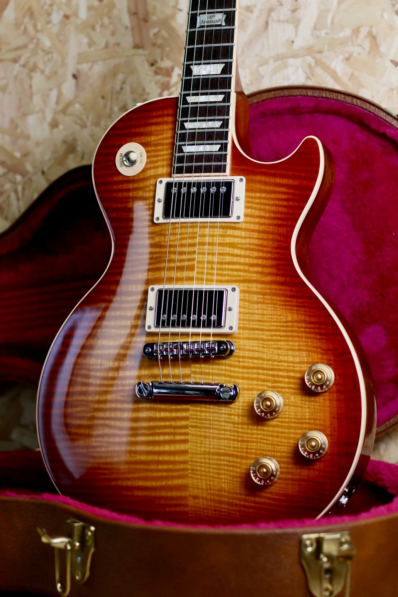 2014 Gibson Les Paul Standard in Desert Burst - Pre-owned - Image 28
