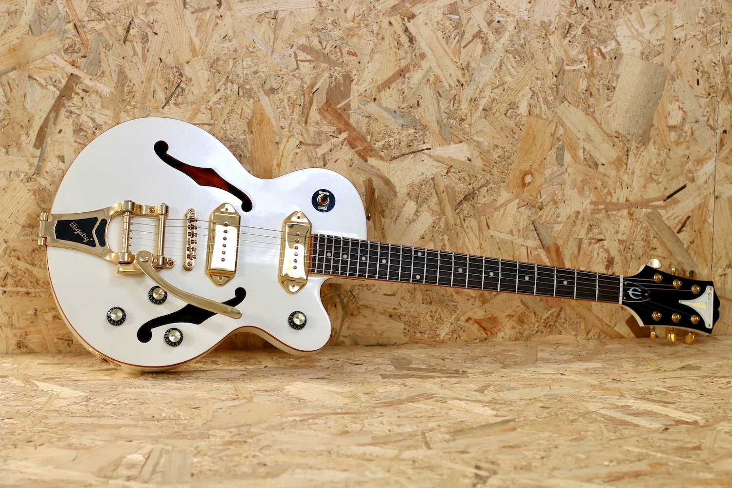 2015 Epiphone Wildkat Royale in Pearl White - Pre-Owned - Image 4