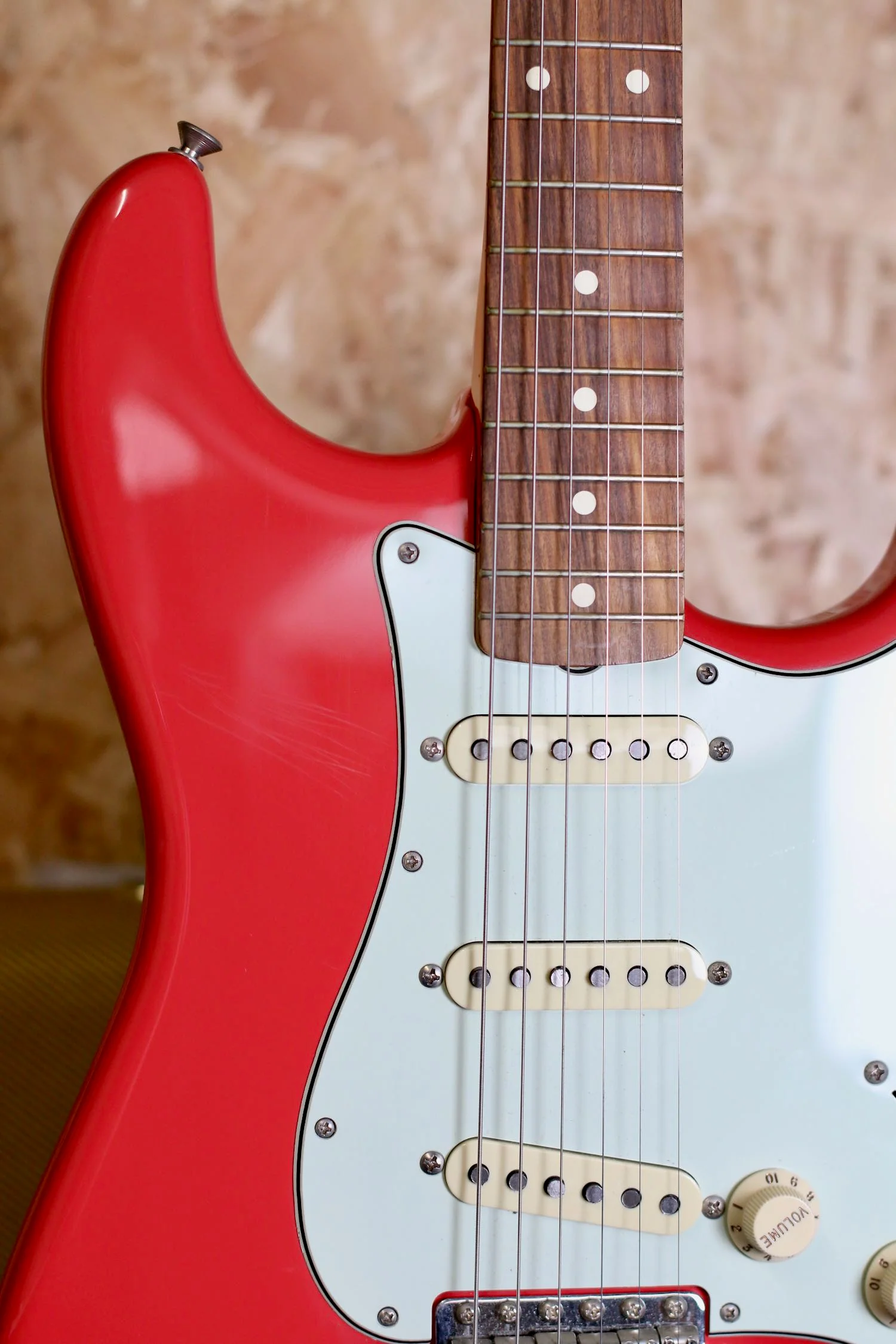 2018 Fender Classic Series '60s Stratocaster Nitro Lacquer, Pau Ferro Fingerboard, Fiesta Red w/Fender Hardcase + Custom Shop Pickups - Pre-owned - Image 2