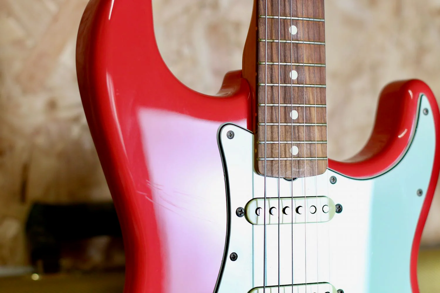 2018 Fender Classic Series '60s Stratocaster Nitro Lacquer, Pau Ferro Fingerboard, Fiesta Red w/Fender Hardcase + Custom Shop Pickups - Pre-owned - Image 4