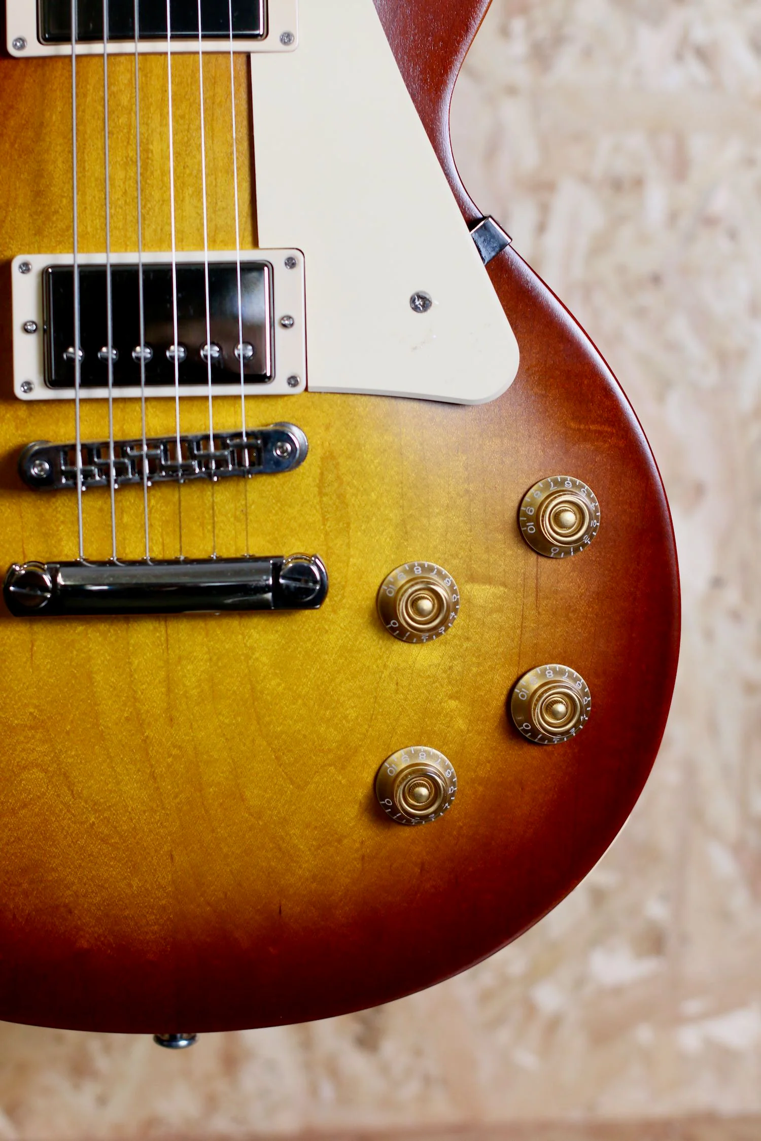 2019 Gibson Les Paul Tribute in Cherry Sunburst w/Gigbag - Pre-owned - Image 5