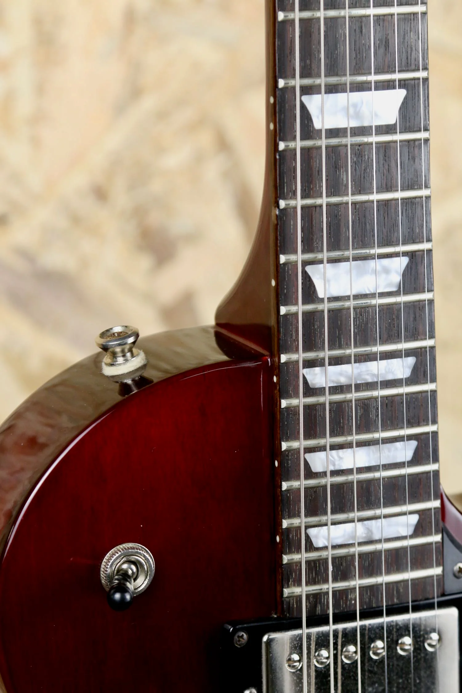 2020 Epiphone Les Paul Studio in Red - Pre-owned - Image 10
