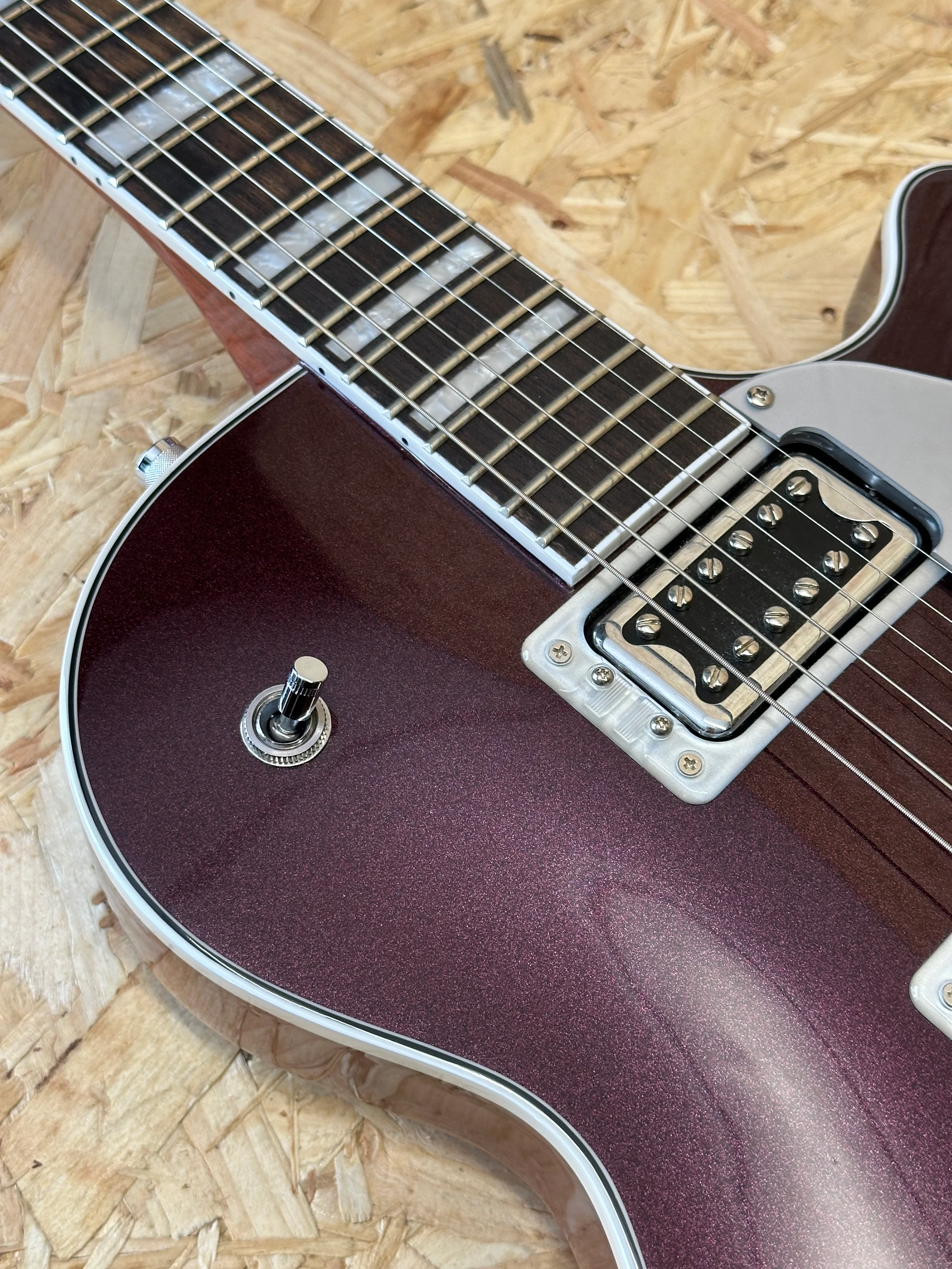 2020 Gretsch Electromatic G5220 Jet Dark Cherry Metallic - Pre-owned - Image 13