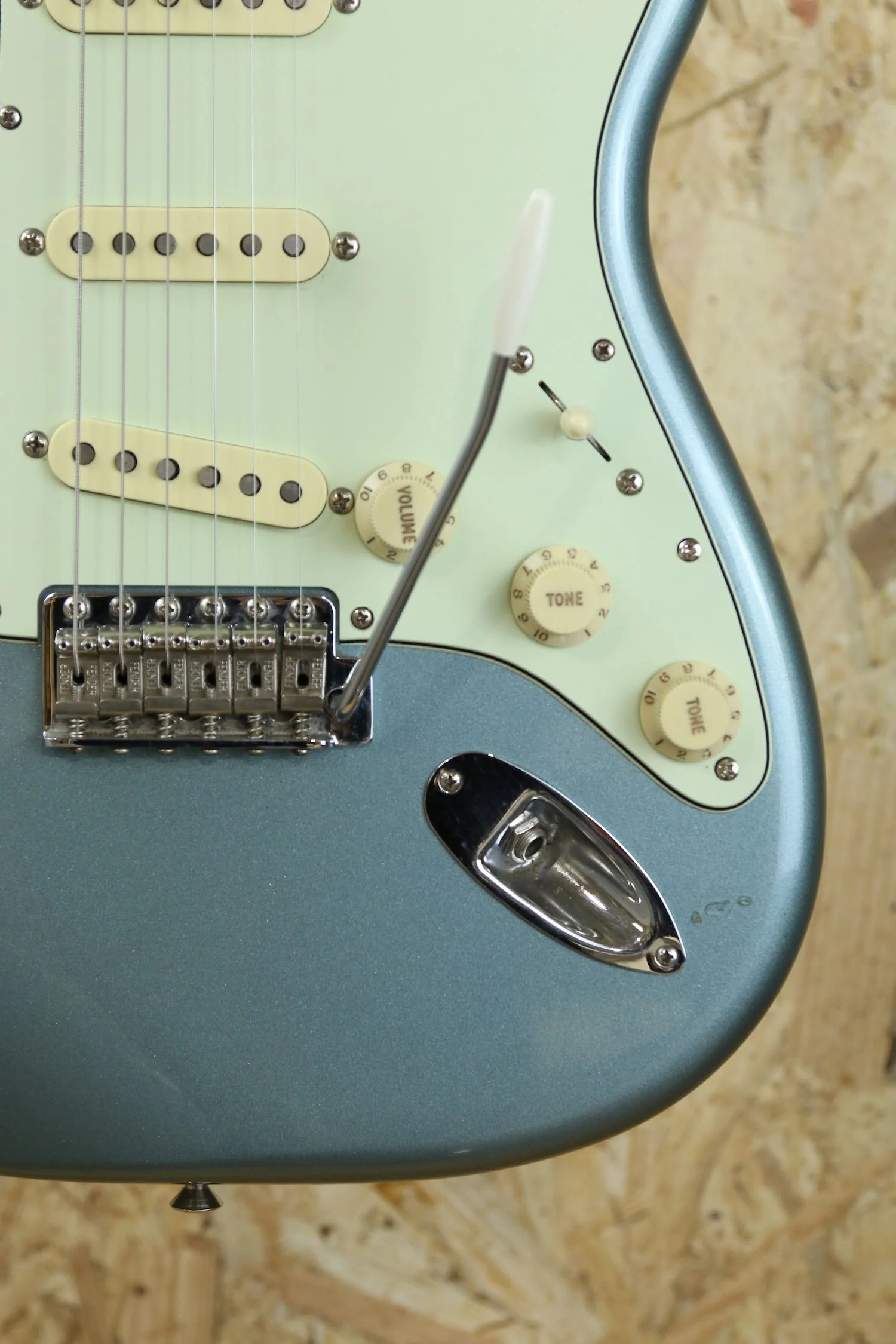 2022 Fender Vintera 60s Stratocaster in Ice Blue Metallic - Pre-owned - Image 8