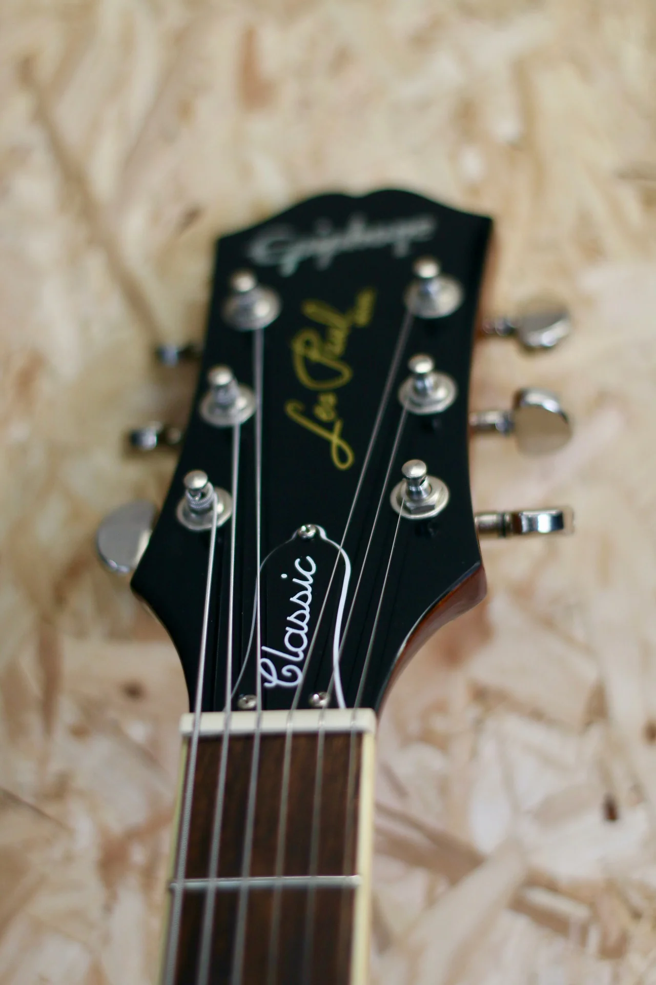 2022 Epiphone Les Paul Classic in Honey Burst - Pre-Owned - Image 4