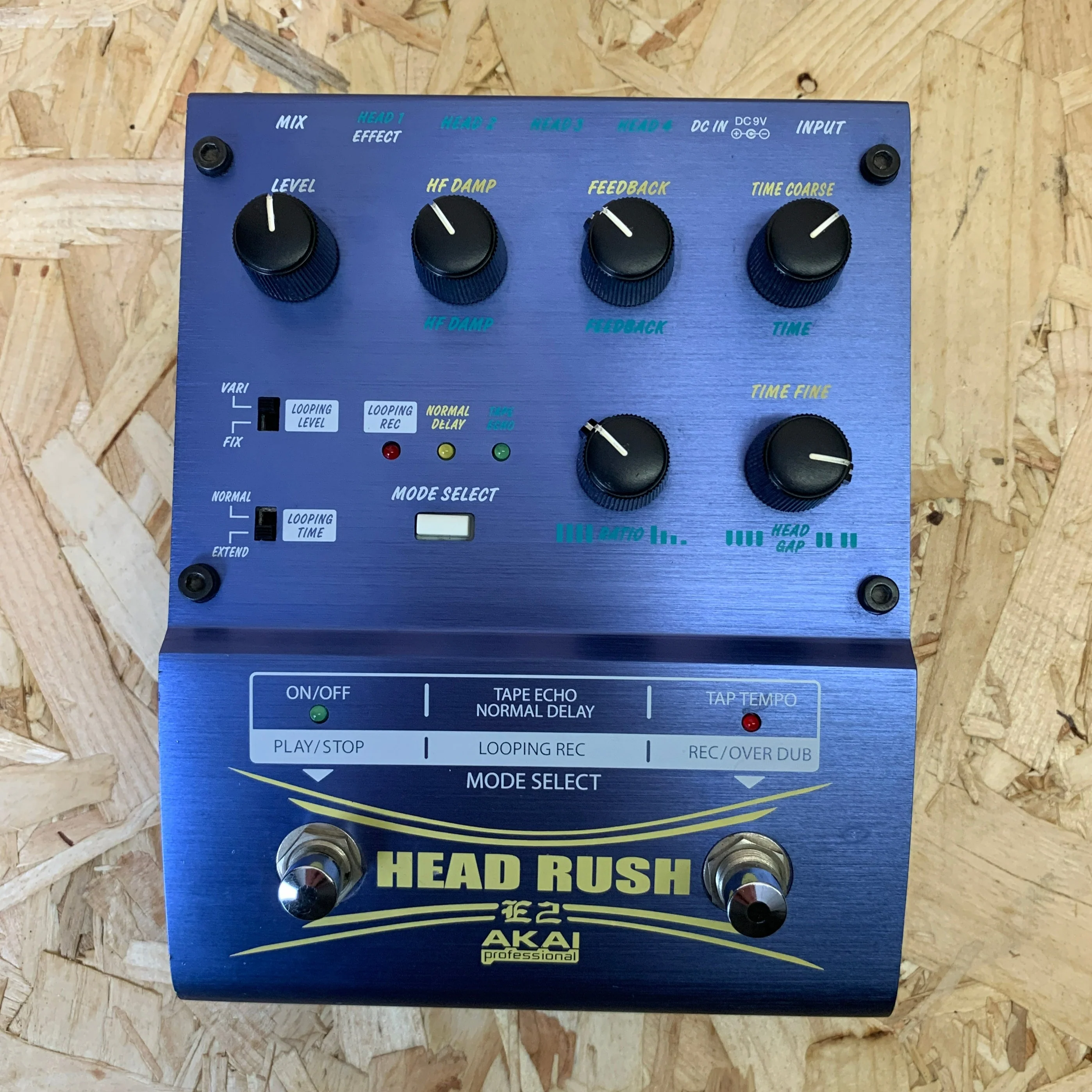 AKAI HEAD RUSH E2 Looper Pedal - Pre-owned