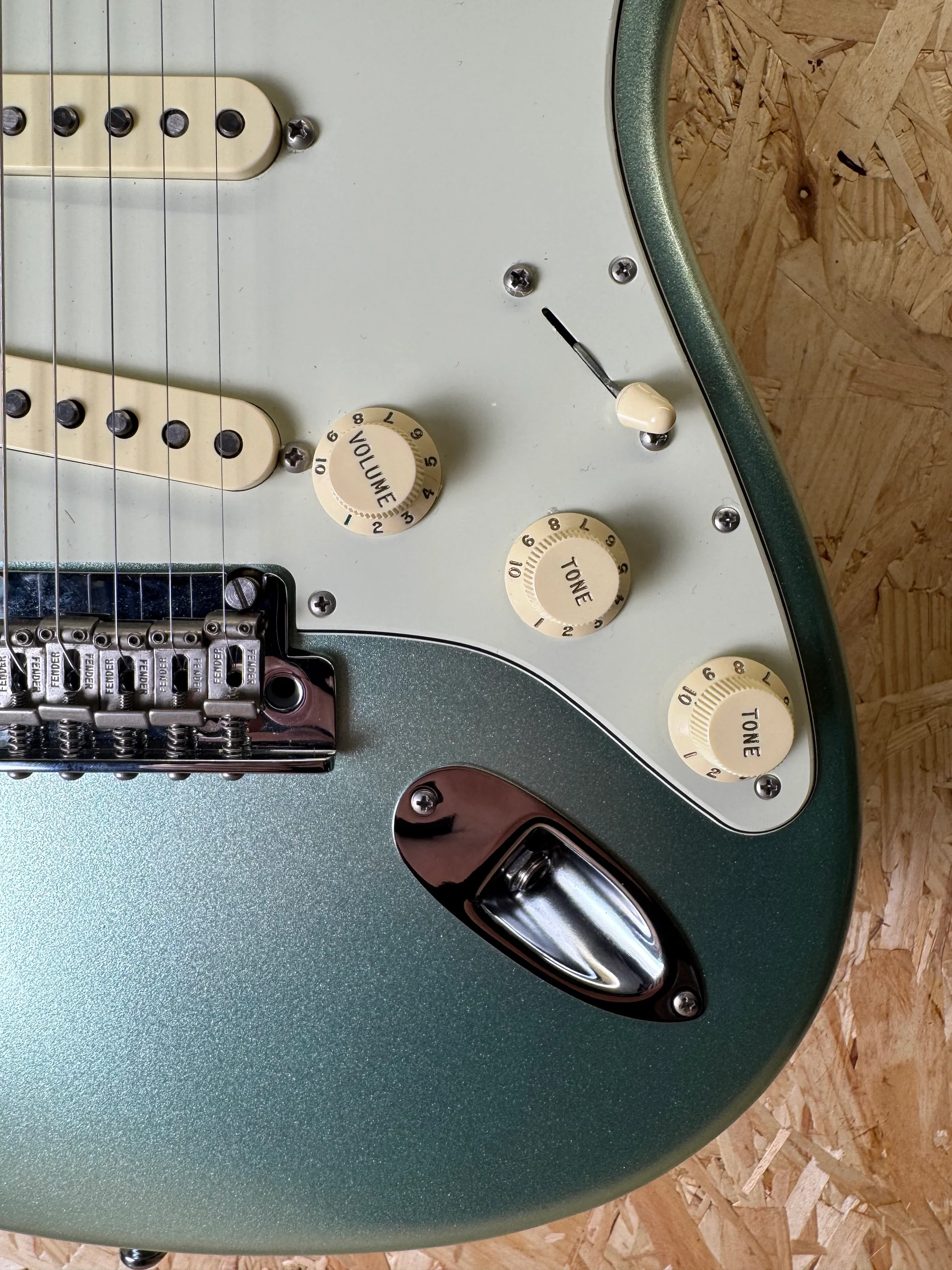 Fender American Professional II Stratocaster®, Rosewood Fingerboard, Mystic Surf Green - Pre-Owned - Image 5