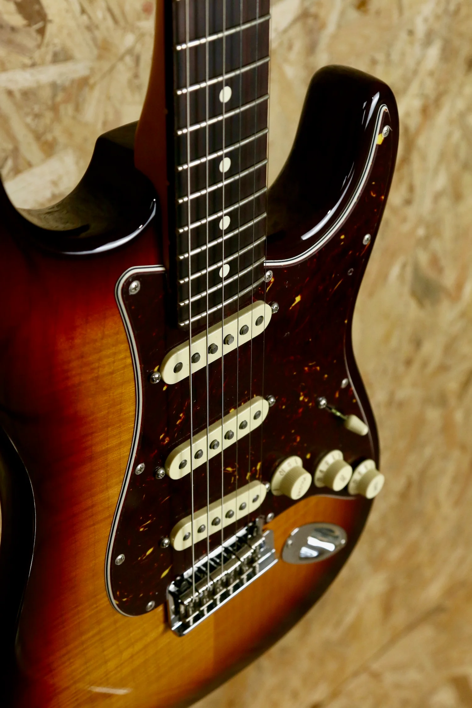 Fender 70th Anniversary American Professional II Stratocaster®, Rosewood Fingerboard, Comet Burst - Image 10