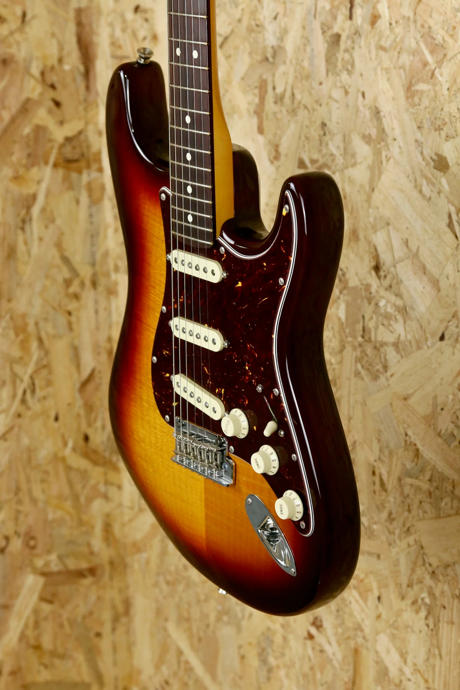 Fender 70th Anniversary American Professional II Stratocaster®, Rosewood Fingerboard, Comet Burst - Image 5