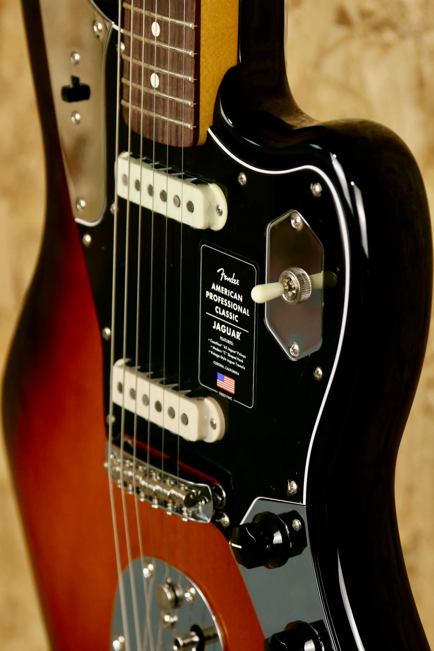 Fender American Professional Classic Jaguar® - Image 7