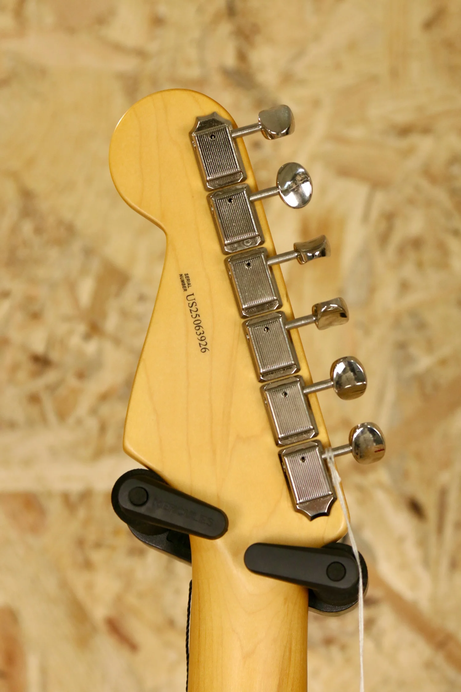 Fender American Professional Classic Stratocaster®, Rosewood Fingerboard, Faded Dakota Red w/ *Pro Setup - Image 14