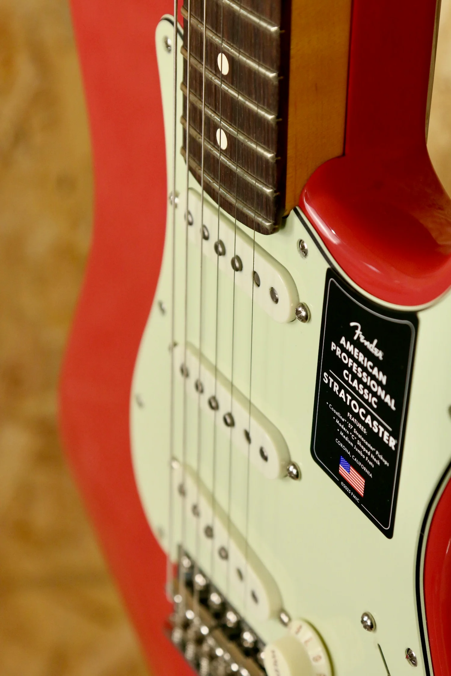 Fender American Professional Classic Stratocaster®, Rosewood Fingerboard, Faded Dakota Red w/ *Pro Setup - Image 6