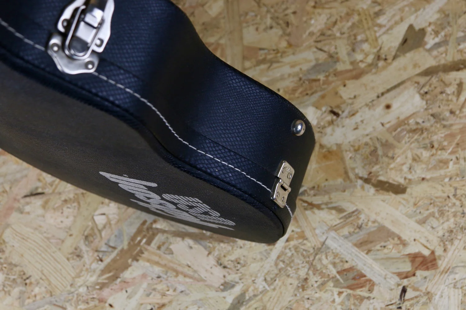 Genuine Gibson 90's Les Paul Case in Black w/Code Lock - Pre-owned - Image 12