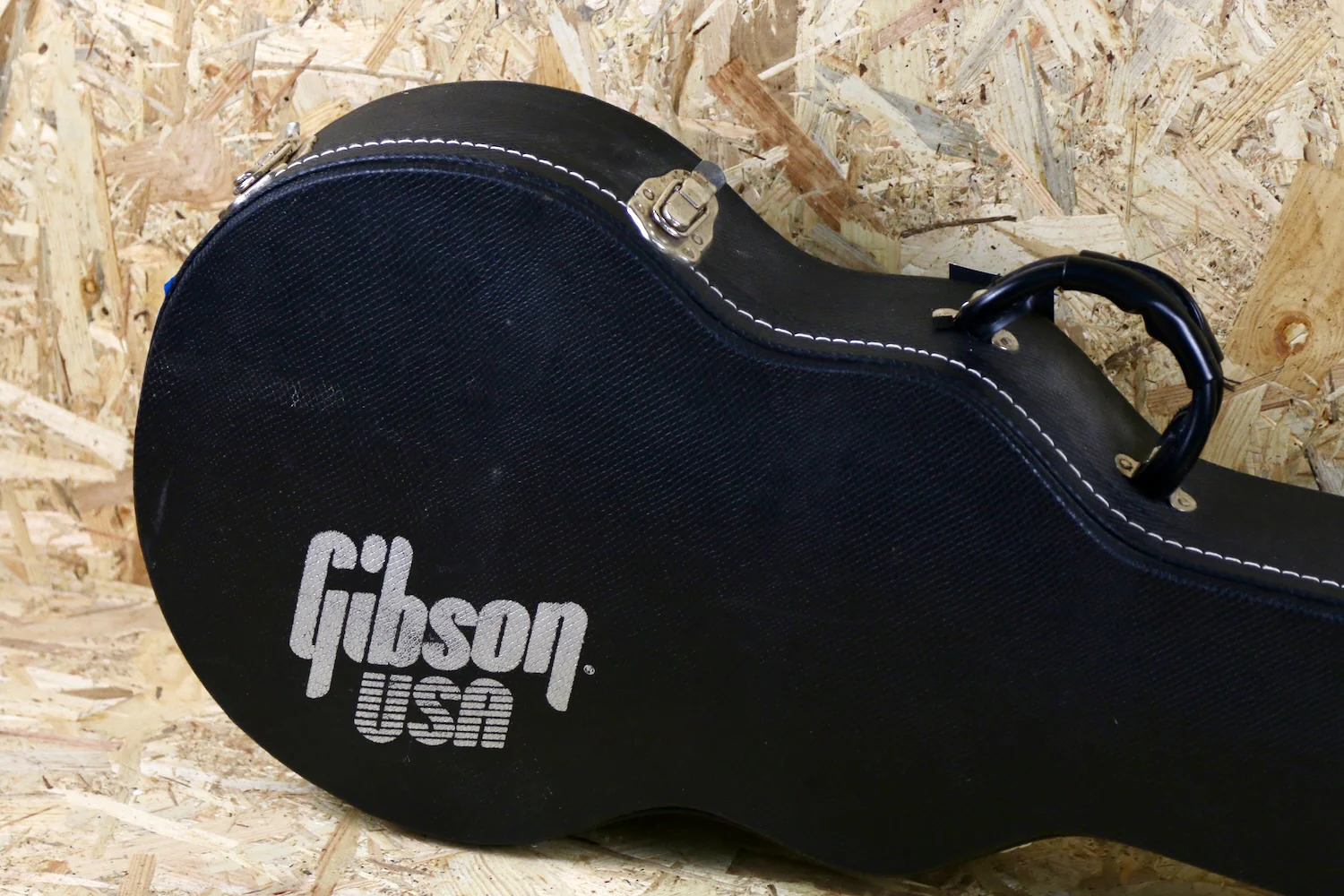 Genuine Gibson 90's Les Paul Case in Black w/Code Lock - Pre-owned - Image 4