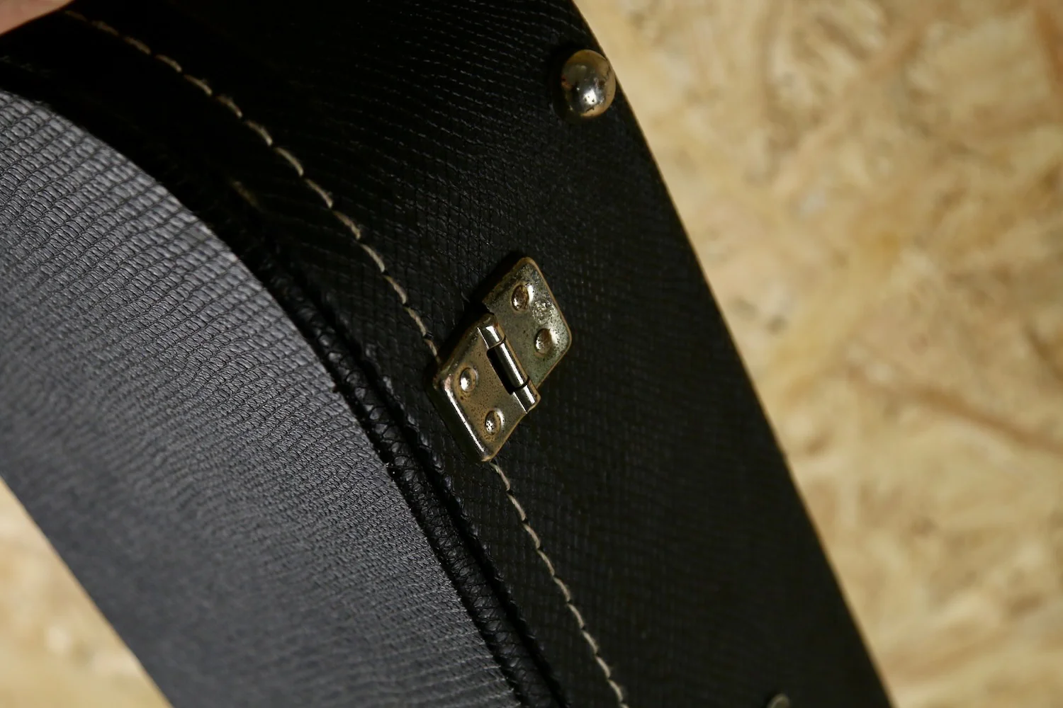 Genuine Gibson 90's Les Paul Case in Black w/Code Lock - Pre-owned - Image 7