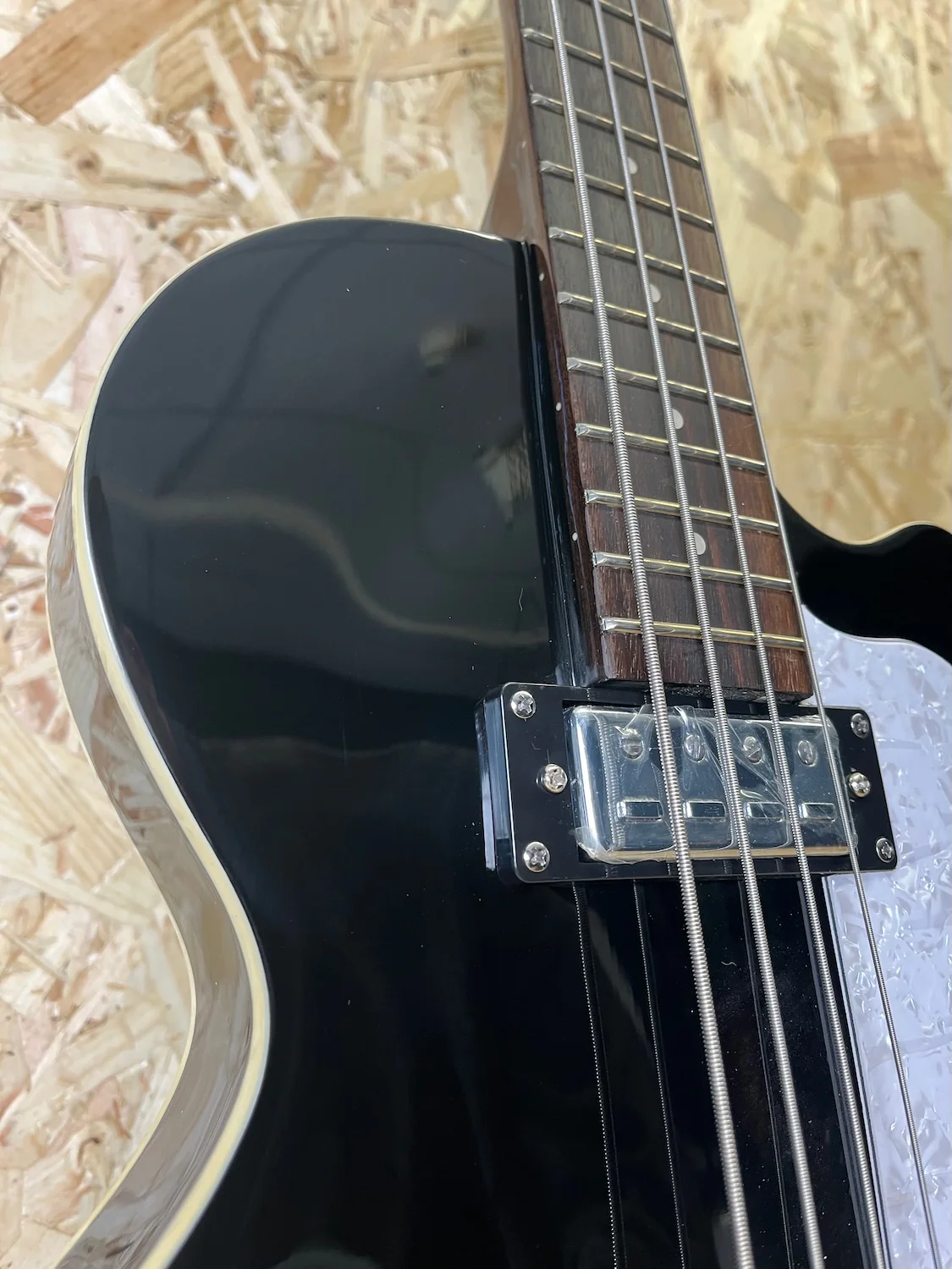 Hofner Ignition SE Club Hollow Body Bass - Solid Black - (B-Stock) - Image 12