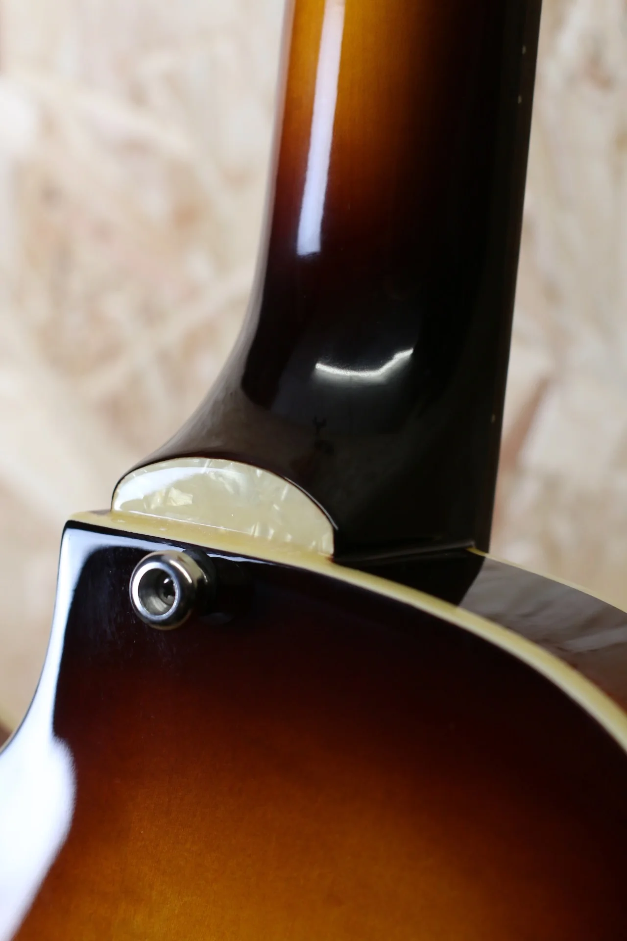 Hofner Ignition SE Club Hollow Body Bass - Sunburst - (B-Stock) - Image 12
