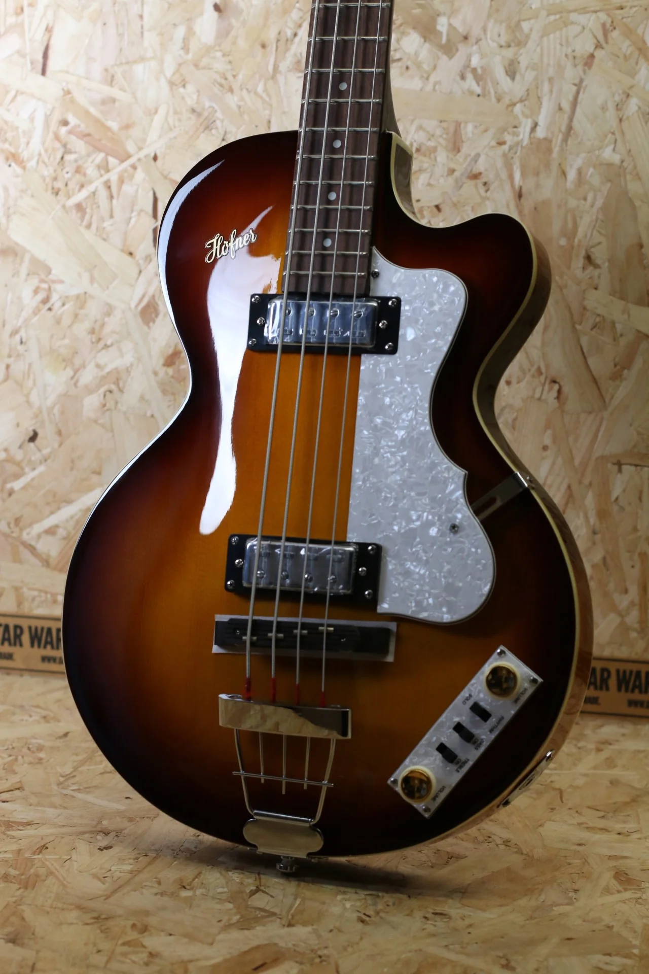 Hofner Ignition SE Club Hollow Body Bass - Sunburst - (B-Stock) - Image 8