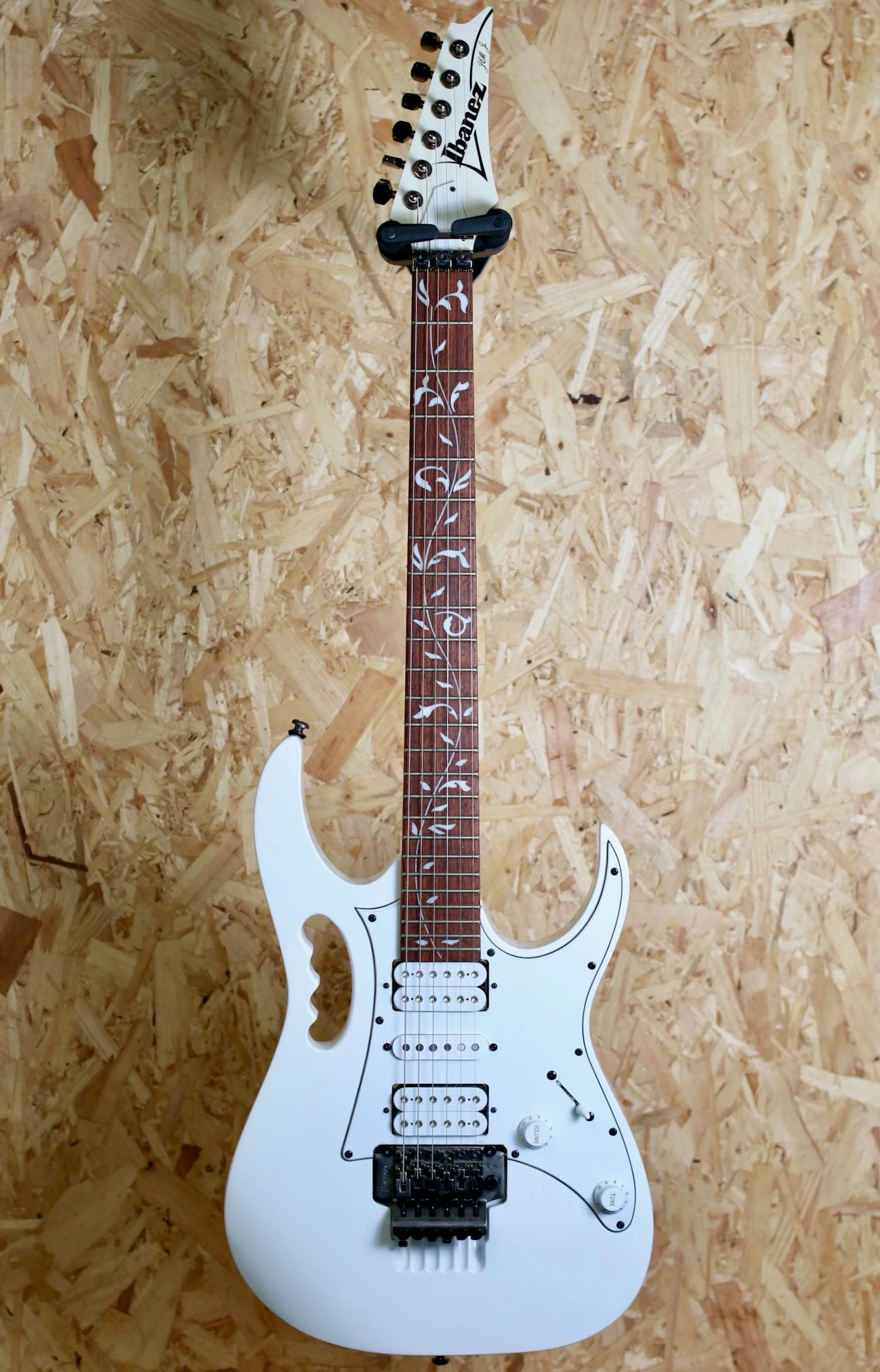 Ibanez JEM JR Electric Guitar in White - Pre-owned - Image 3