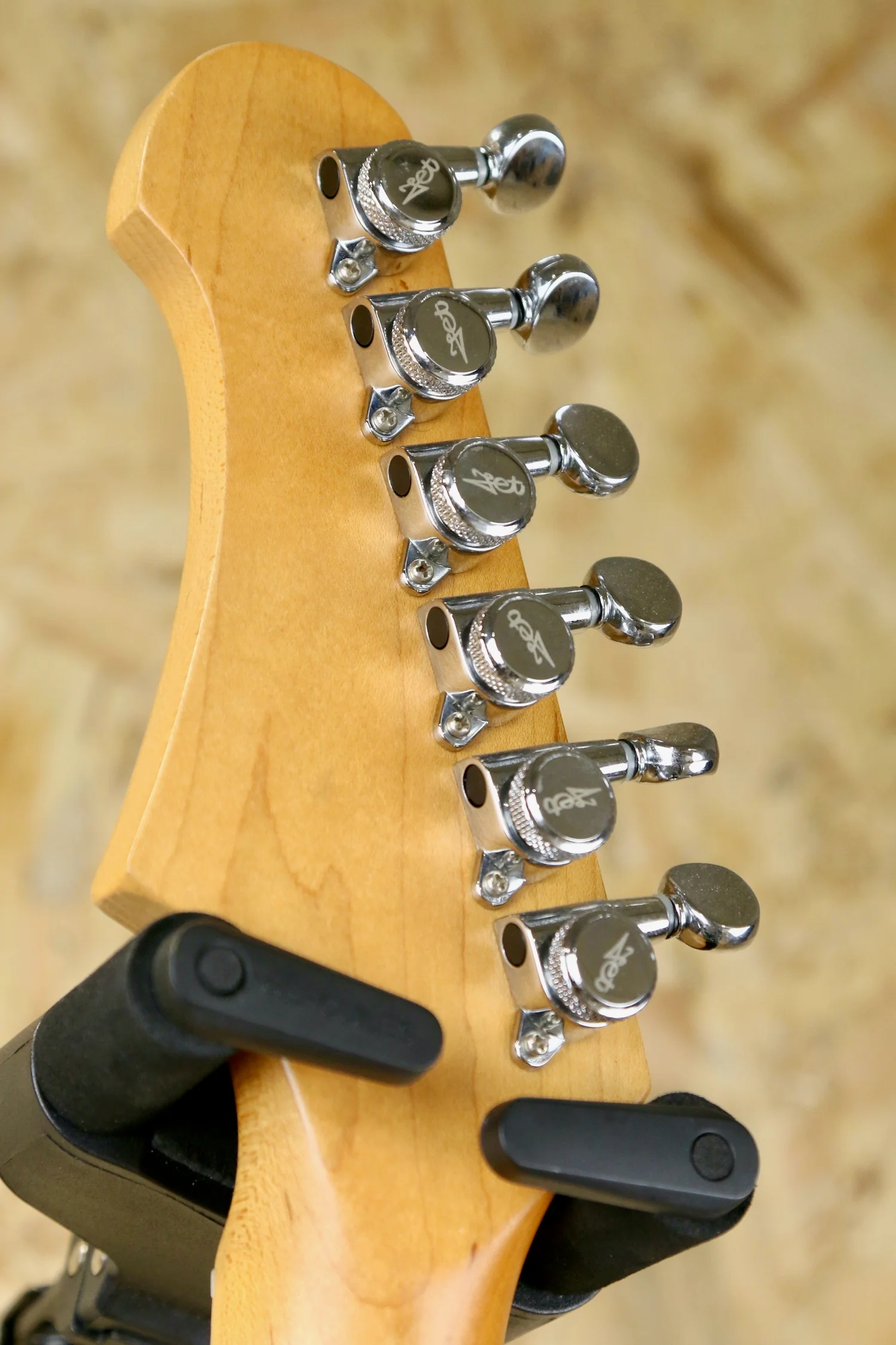Jet Guitars JT-350 Relic Butterscotch - Pre-owned - Image 9