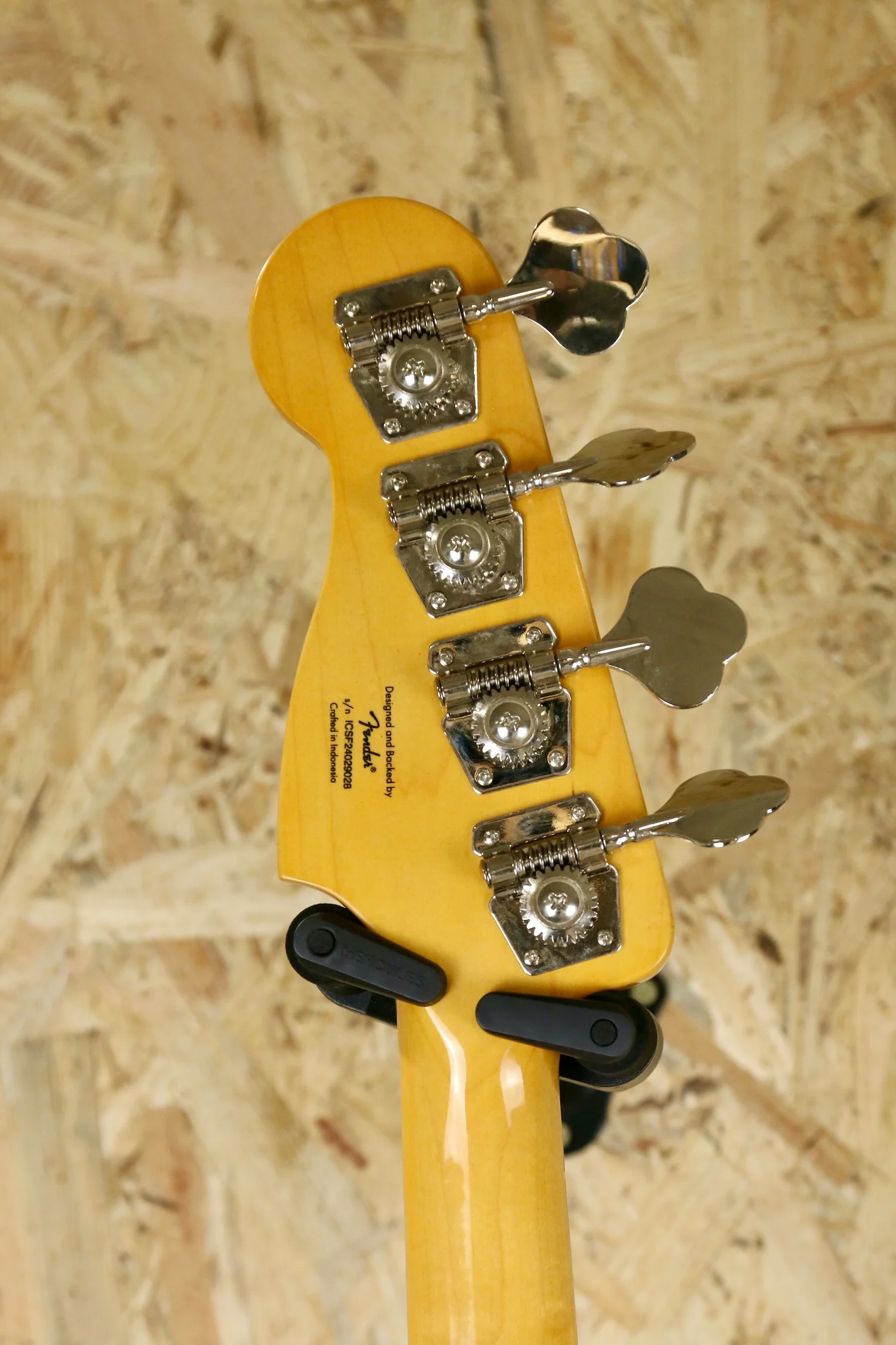 2024 Squier Limited Edition Classic Vibe 70's Precision Bass Guitar in Antigua Burst - Pre-owned - Image 13