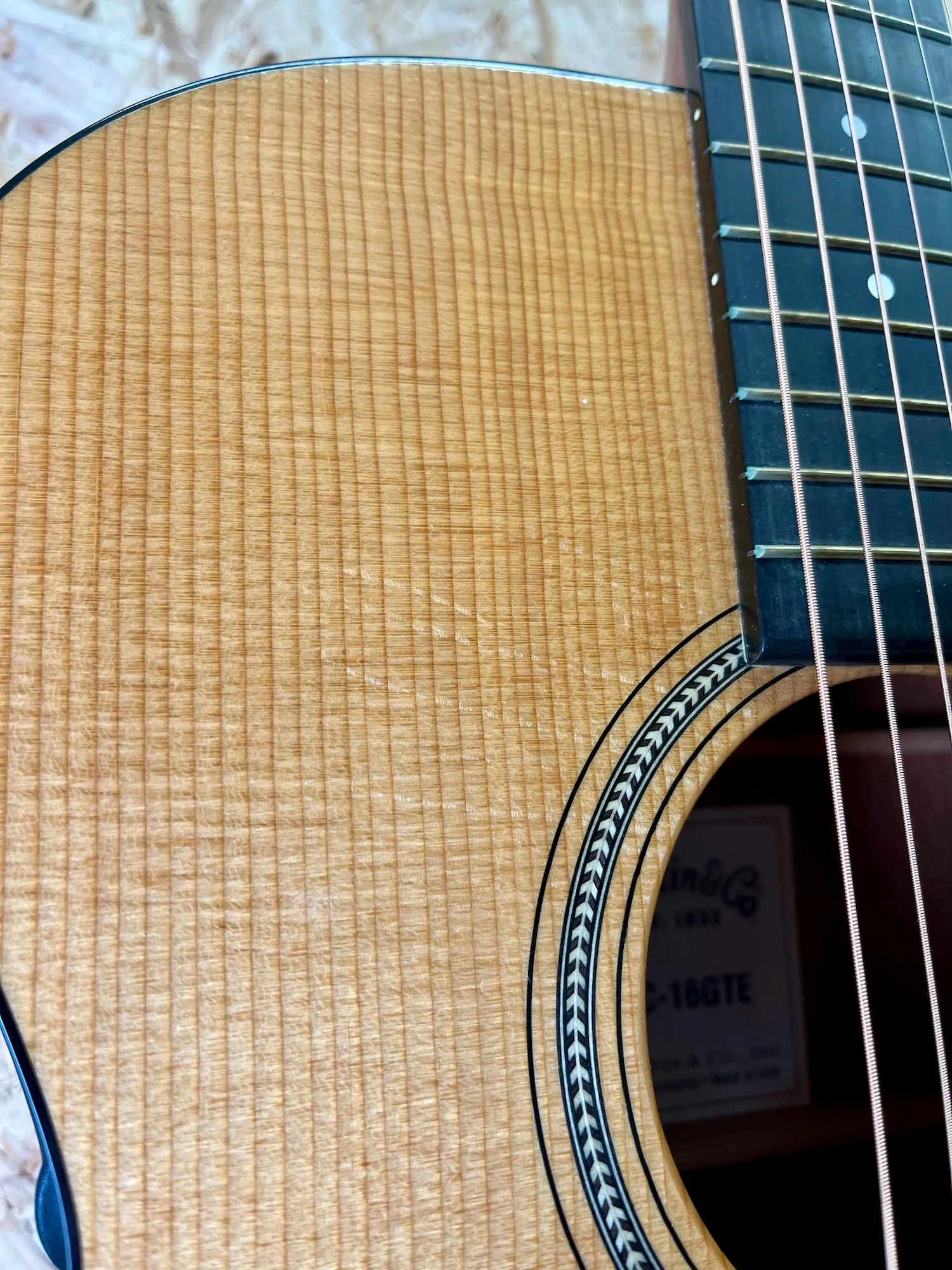 Martin 000C-16GTE Premium Fishman Electro Acoustic Cutaway - Pre-owned - Image 8