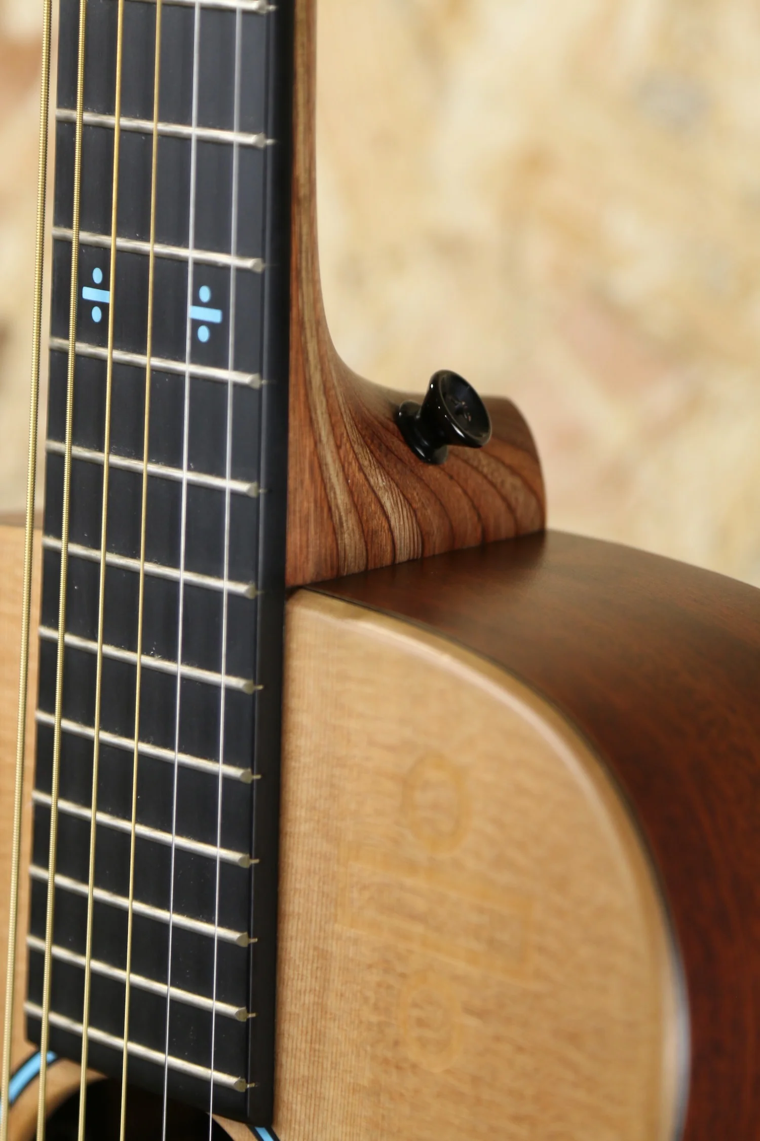 Martin Ed Sheeran Signature Divide LX1E Electro Acoustic w/ Martin Gigbag - Pre-owned - Image 14