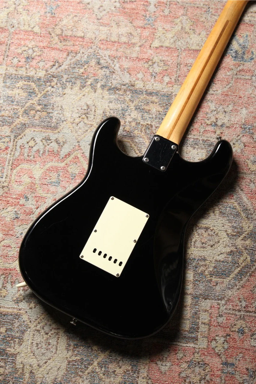 Pre-owned 1993 Squier Stratocaster MIJ Made in Japan - Black - Image 3