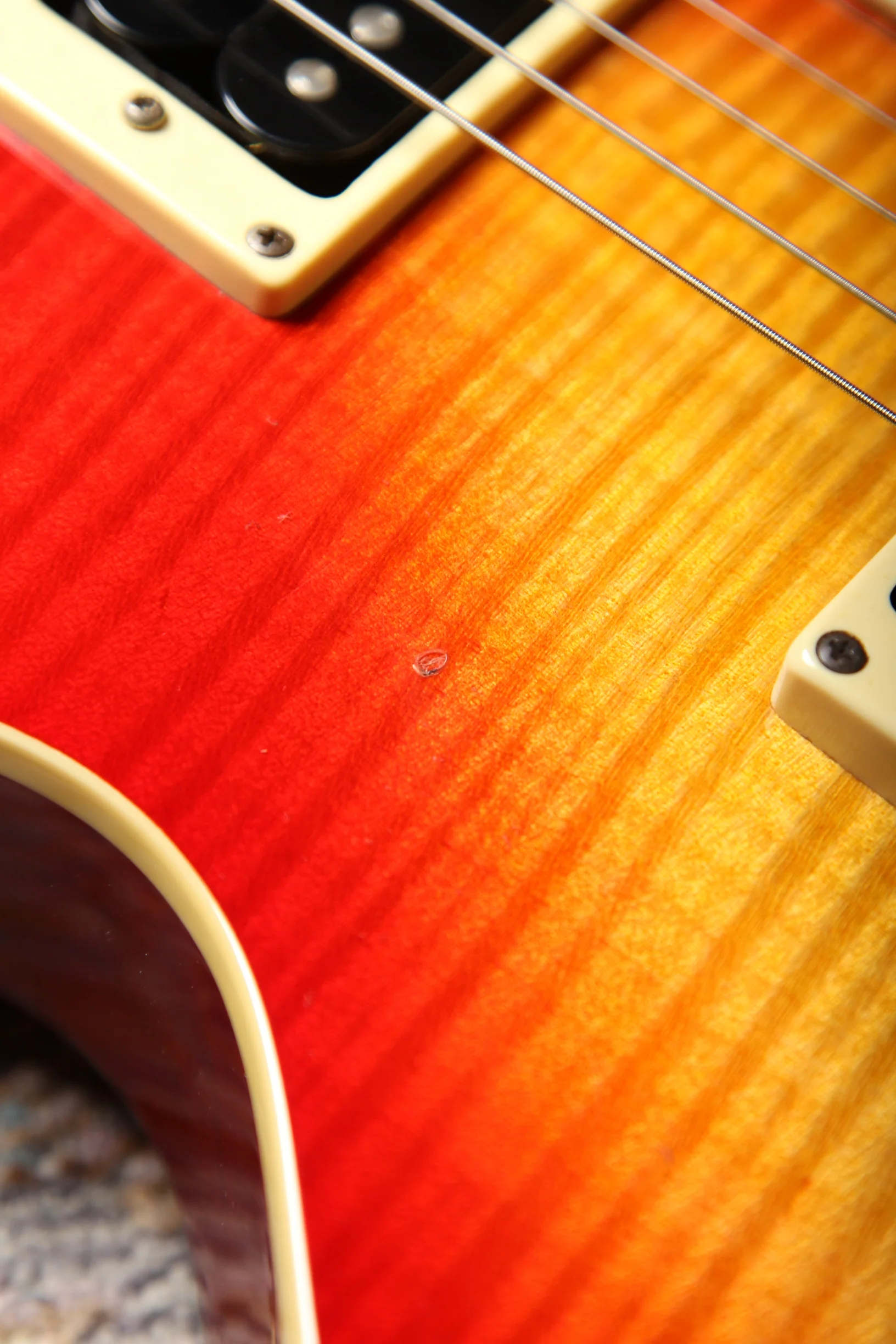 Pre-Owned 2004 Epiphone Les Paul Classic - Cherry Burst - Image 13
