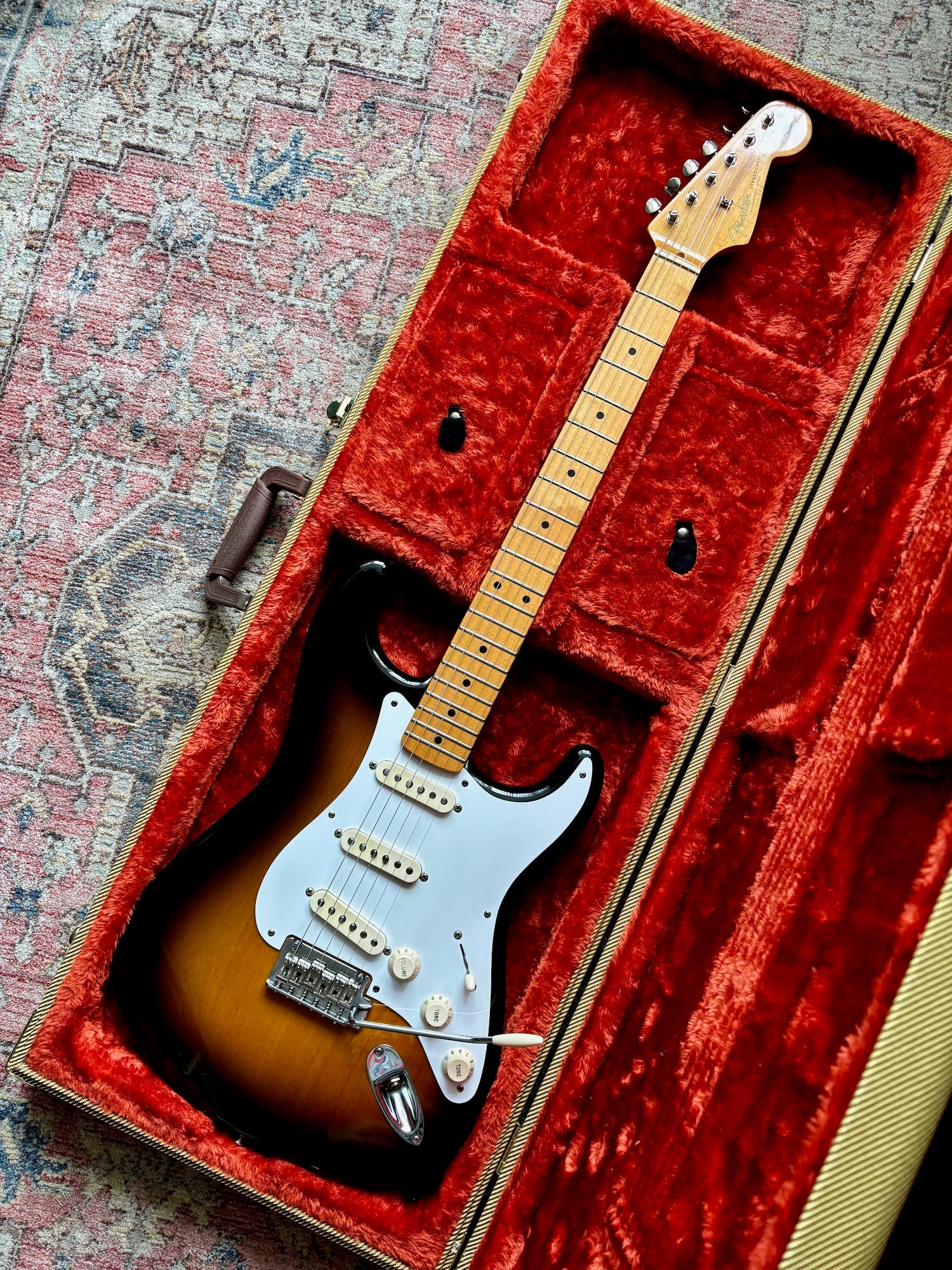 Pre-owned - 2009 Fender Stratocaster 50's Classic Player Custom Shop Designed - Sunburst - Image 2