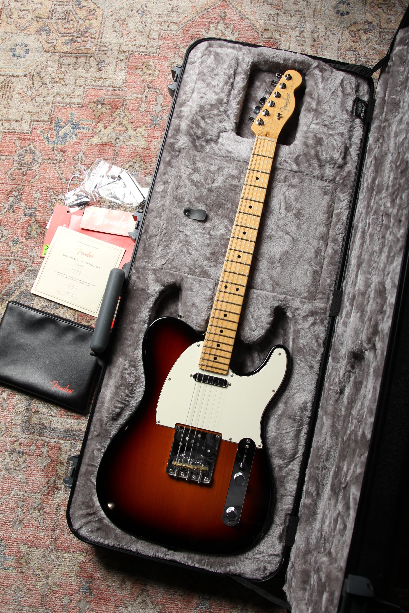 Pre-owned 2017 Fender American Professional Telecaster Sunburst - Image 2