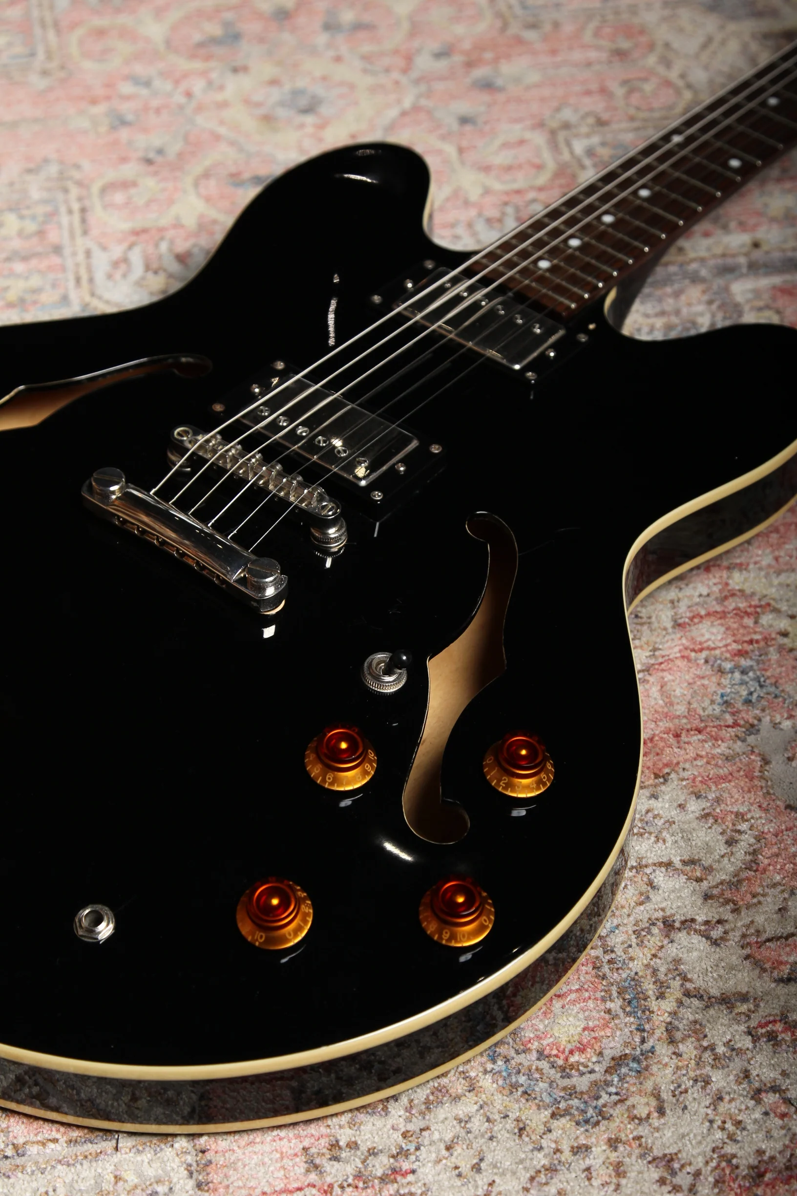Pre-Owned Epiphone Semi-Hollow 335 Dot - Gloss Black - Image 11