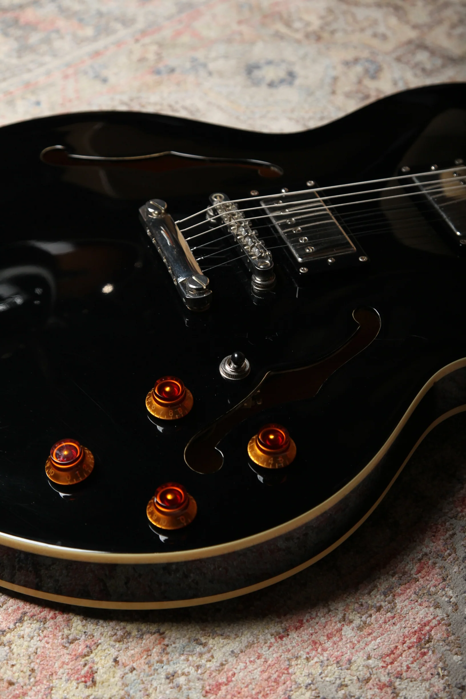 Pre-Owned Epiphone Semi-Hollow 335 Dot - Gloss Black - Image 9