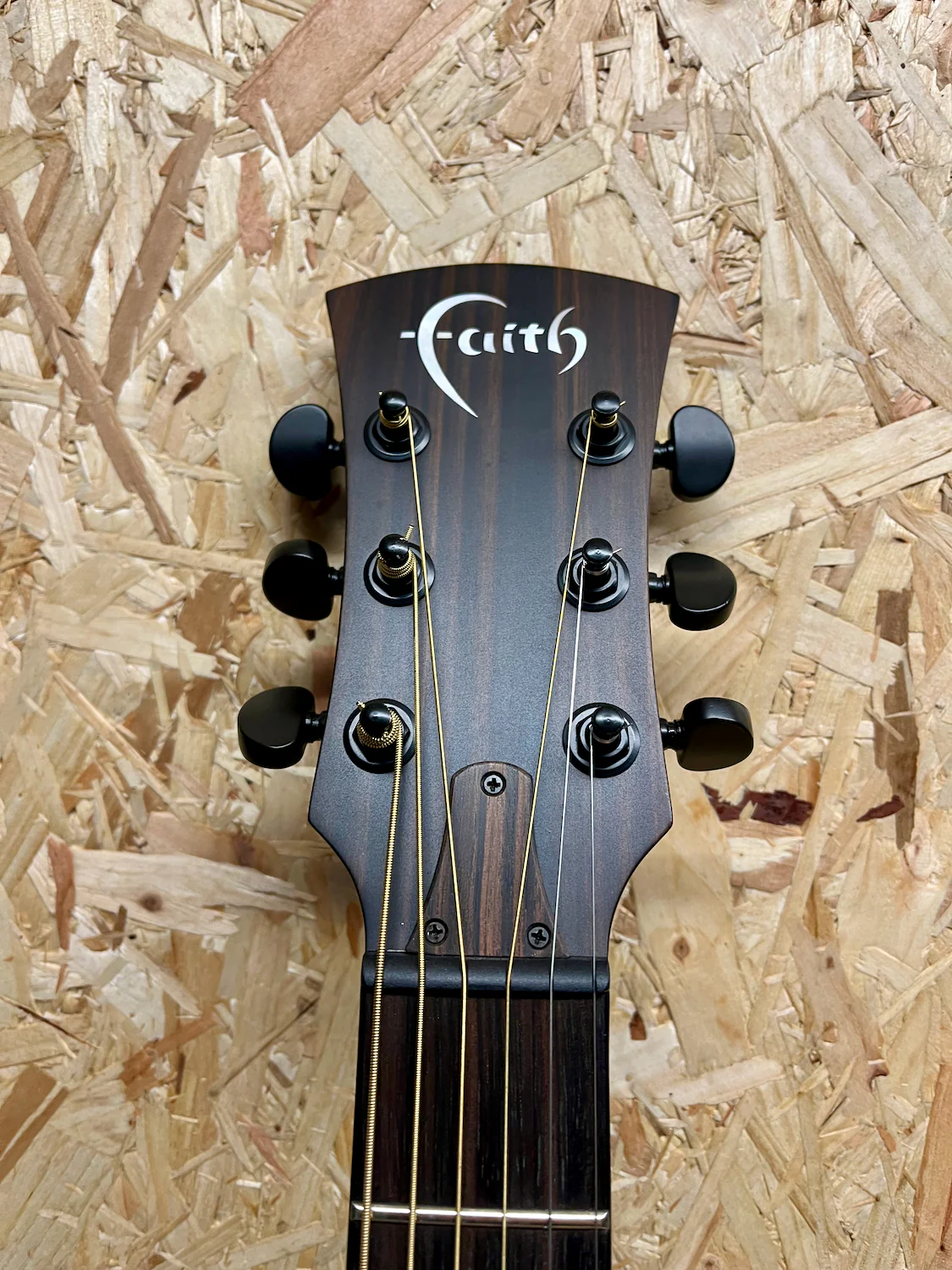 Pre-owned Faith Naked Venus Cedar/Mahogany Electro Acoustic Cutaway - Image 3