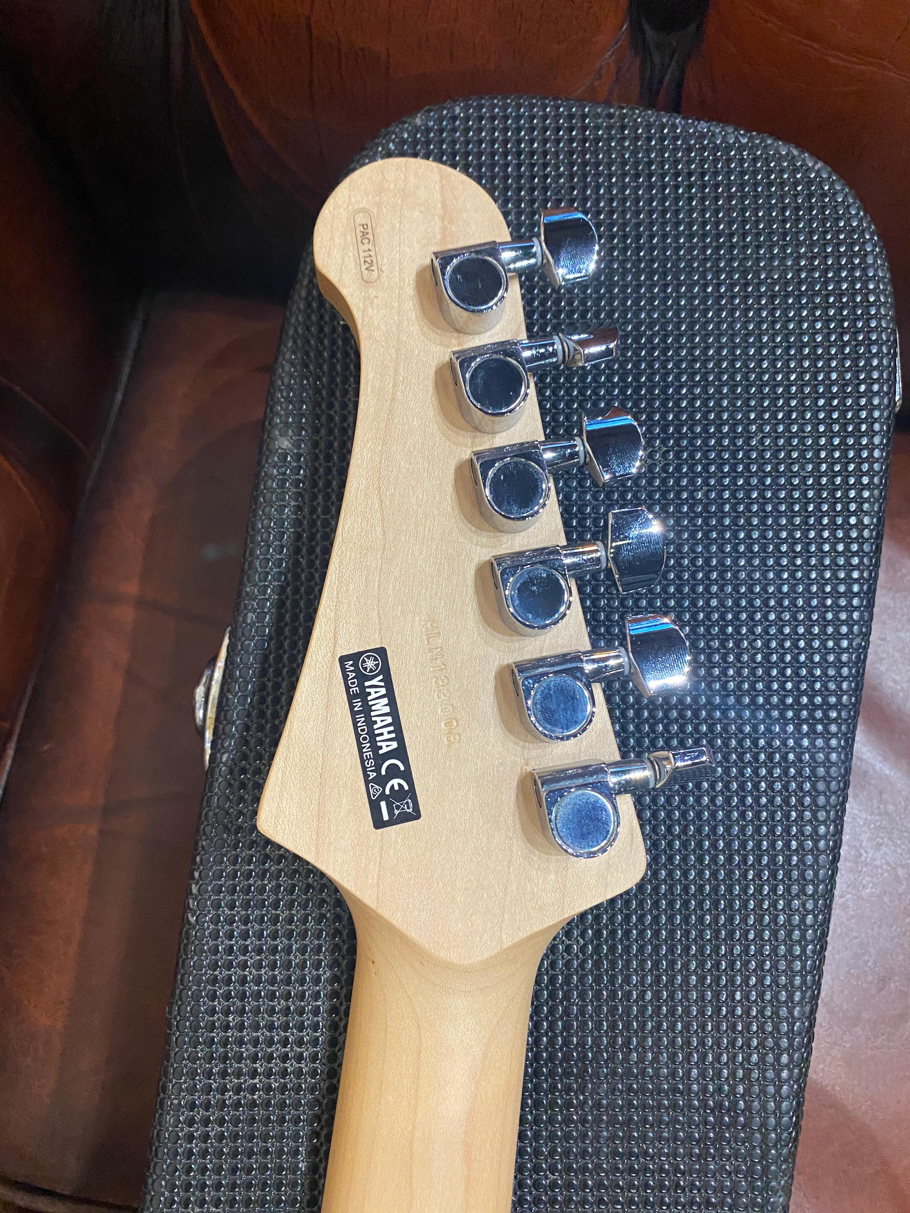 Pre-owned Yamaha Pacifica 112V HSS with Coil Tap in Natural - Image 10