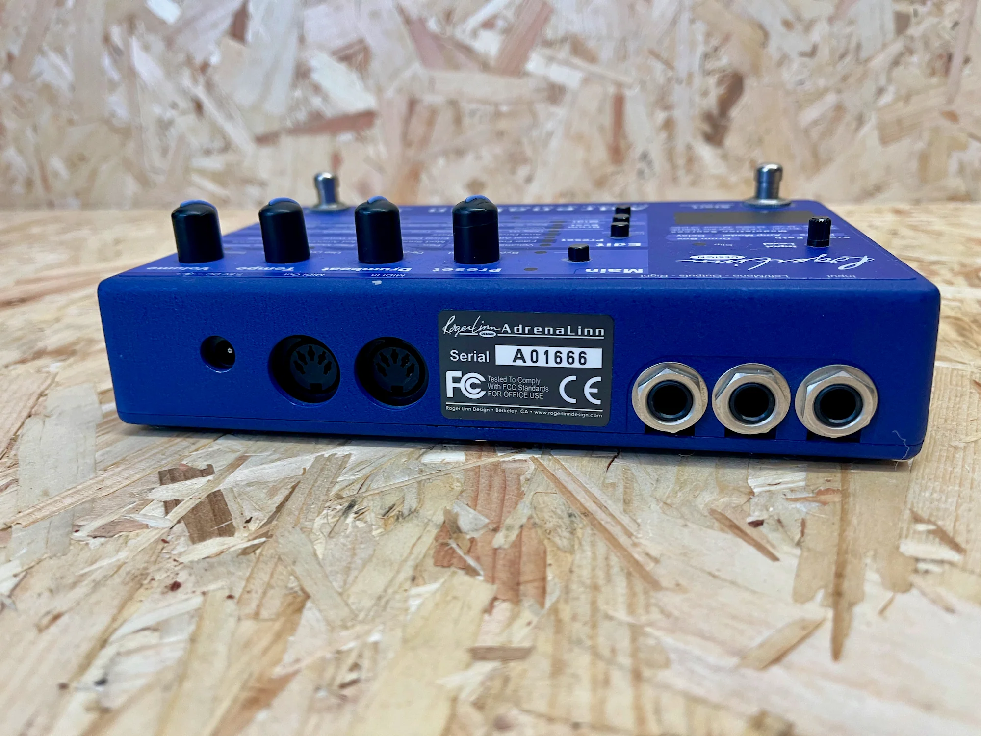 Roger Linn Adrenalinn 1 Effect/Amp/Drum Modelling Pedal  - Pre-owned - Image 10