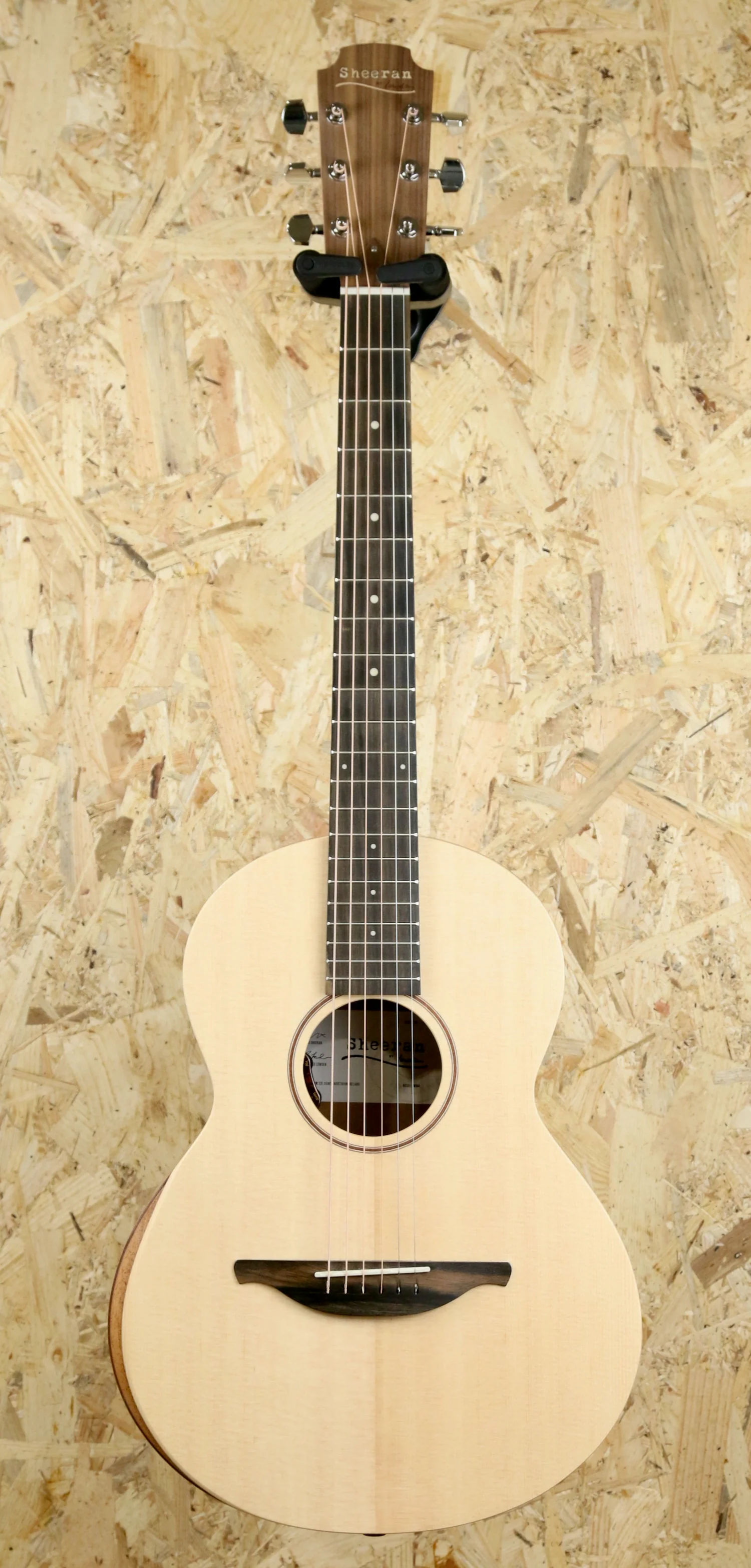 Sheeran by Lowden W04 Electro Acoustic w/Gigbag - Pre-owned - Image 3