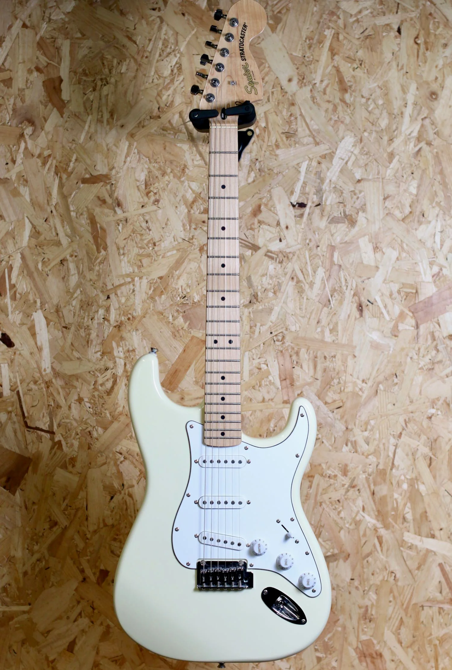 2024 Squier Affinity Stratocaster Olympic White - Pre-Owned - Image 3