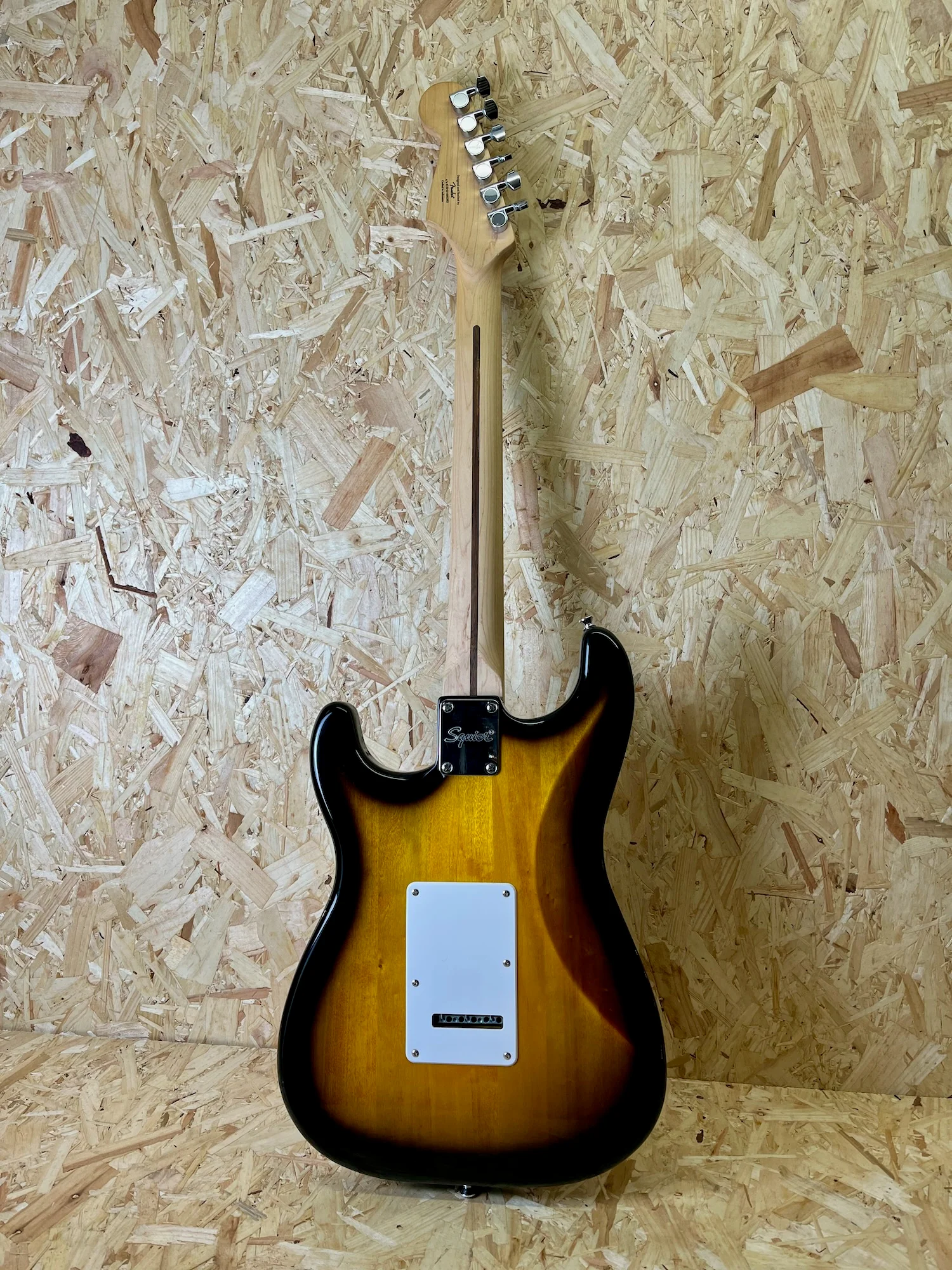2021 Squier by Fender Stratocaster HSS - 3 Tone Sunburst - Pre-owned - Image 3