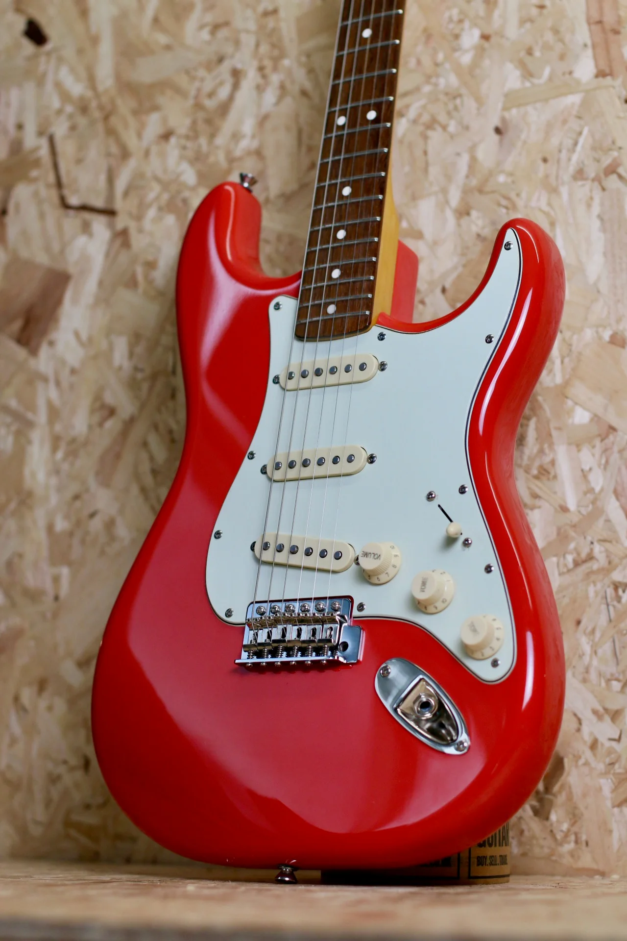 2014 Squier Classic Vibe Simon Neil Signature Stratocaster Fiesta Red - Pre-Owned - Image 5