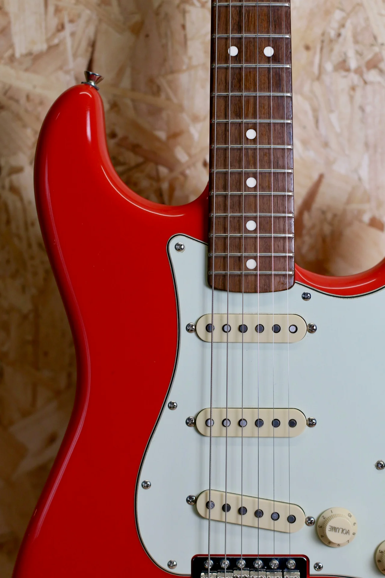 2014 Squier Classic Vibe Simon Neil Signature Stratocaster Fiesta Red - Pre-Owned - Image 7